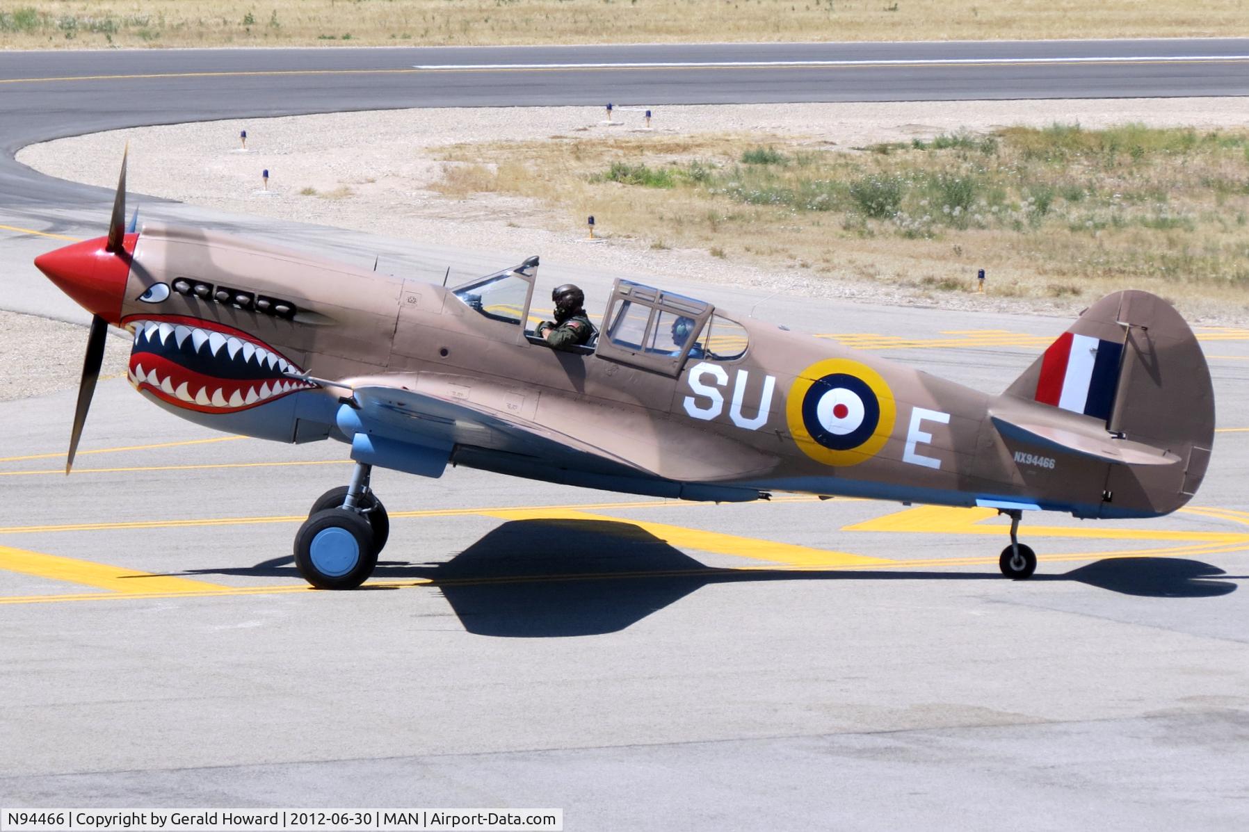 N94466, 1942 Curtiss P-40E C/N AK-899, Taxing out to RWY 29.