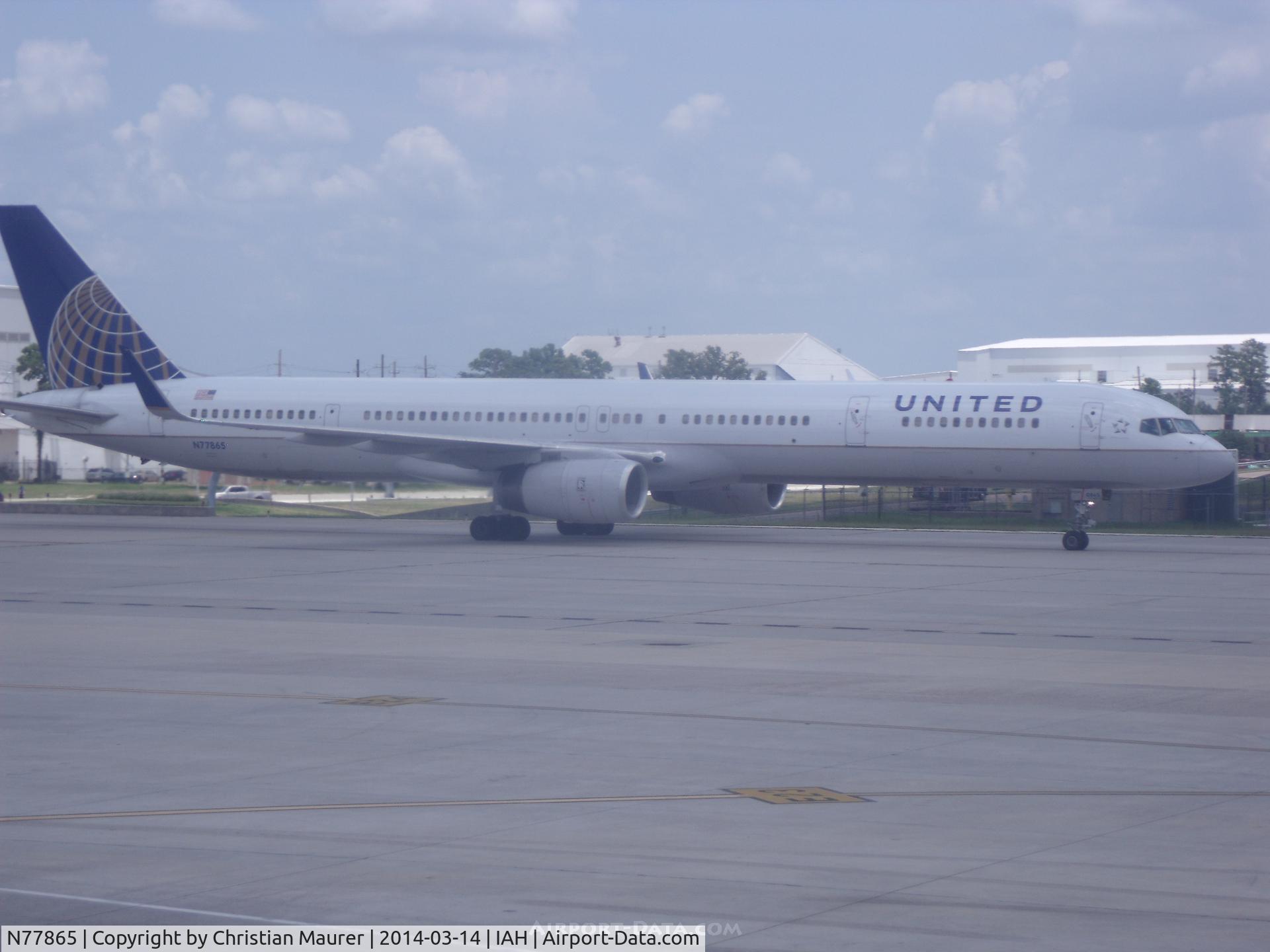 N77865, 2002 Boeing 757-33N C/N 32589, United 757-33N