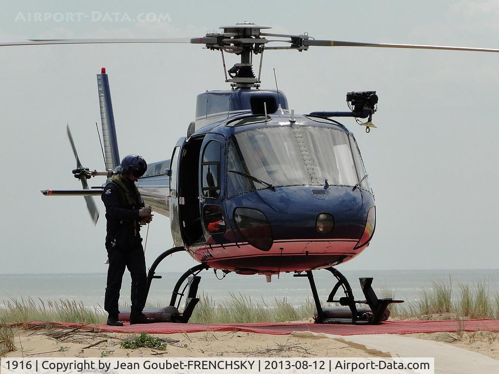 1916, Aérospatiale AS-350B Écureuil C/N 1916, France Gendarmerie Grand Crohot beach
