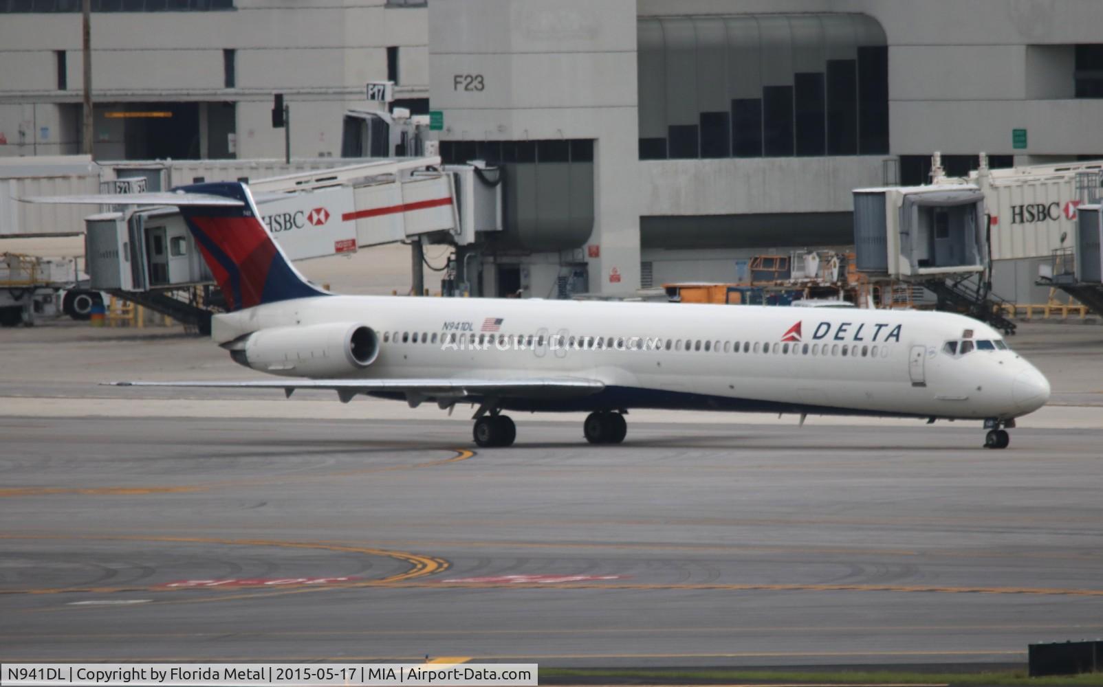 N941DL, 1989 McDonnell Douglas MD-88 C/N 49814, Delta