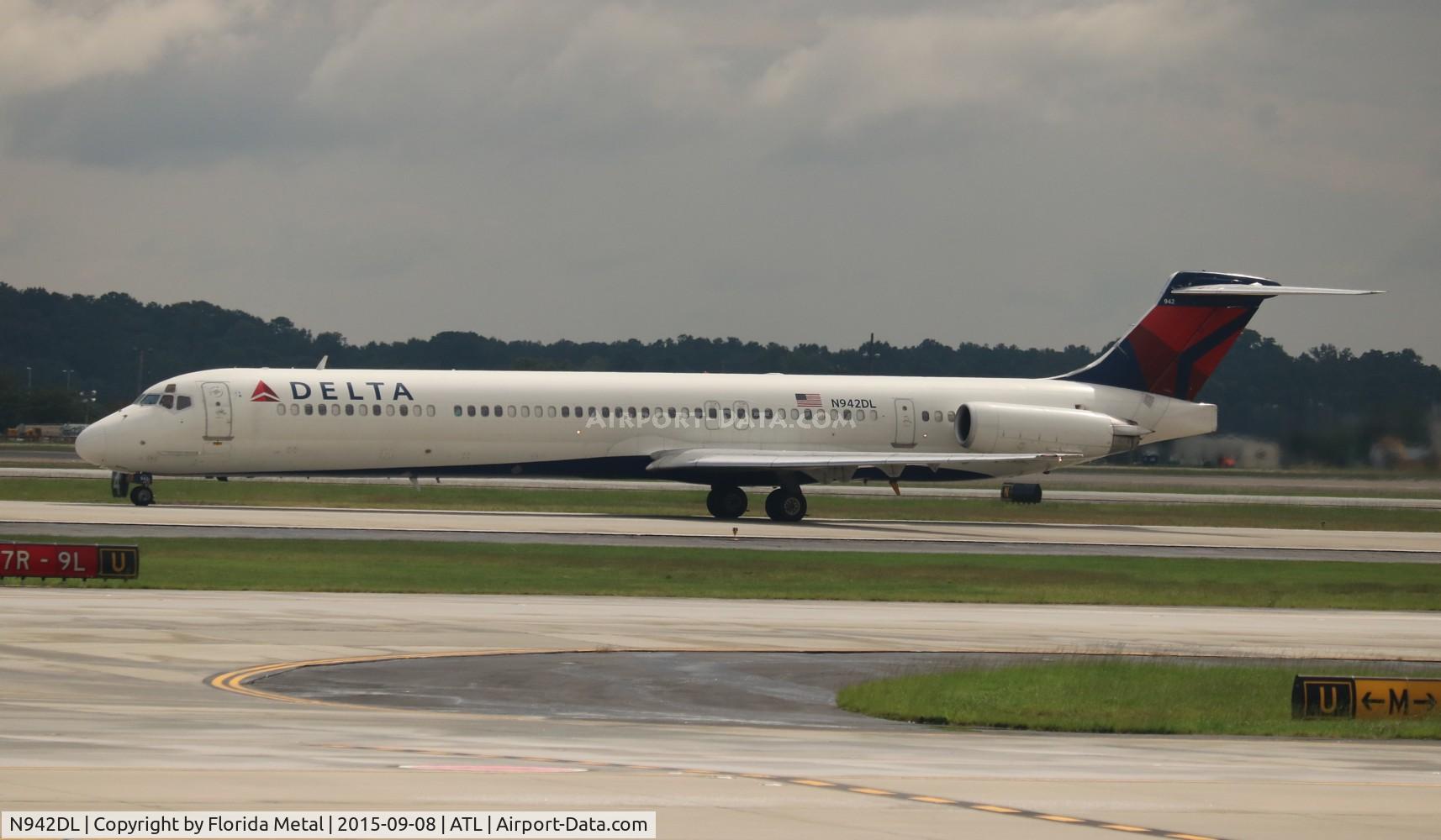 N942DL, 1989 McDonnell Douglas MD-88 C/N 49815, Delta