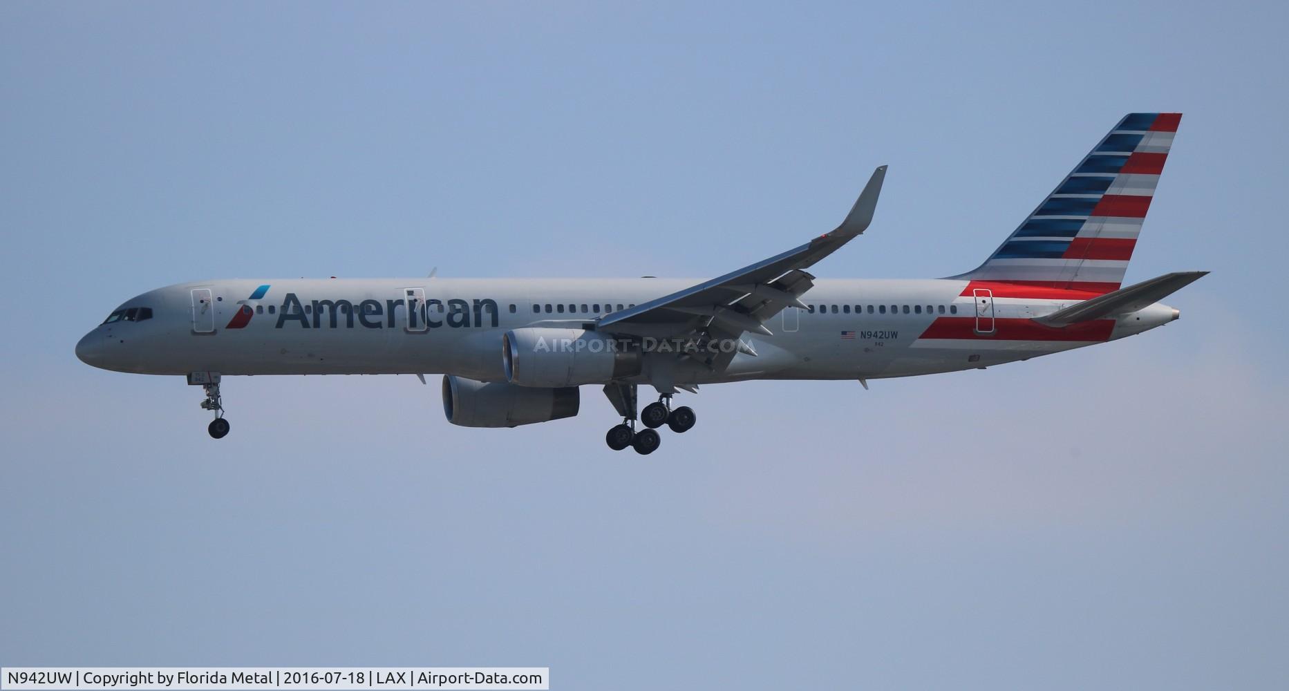 N942UW, 1995 Boeing 757-2B7 C/N 27807, American