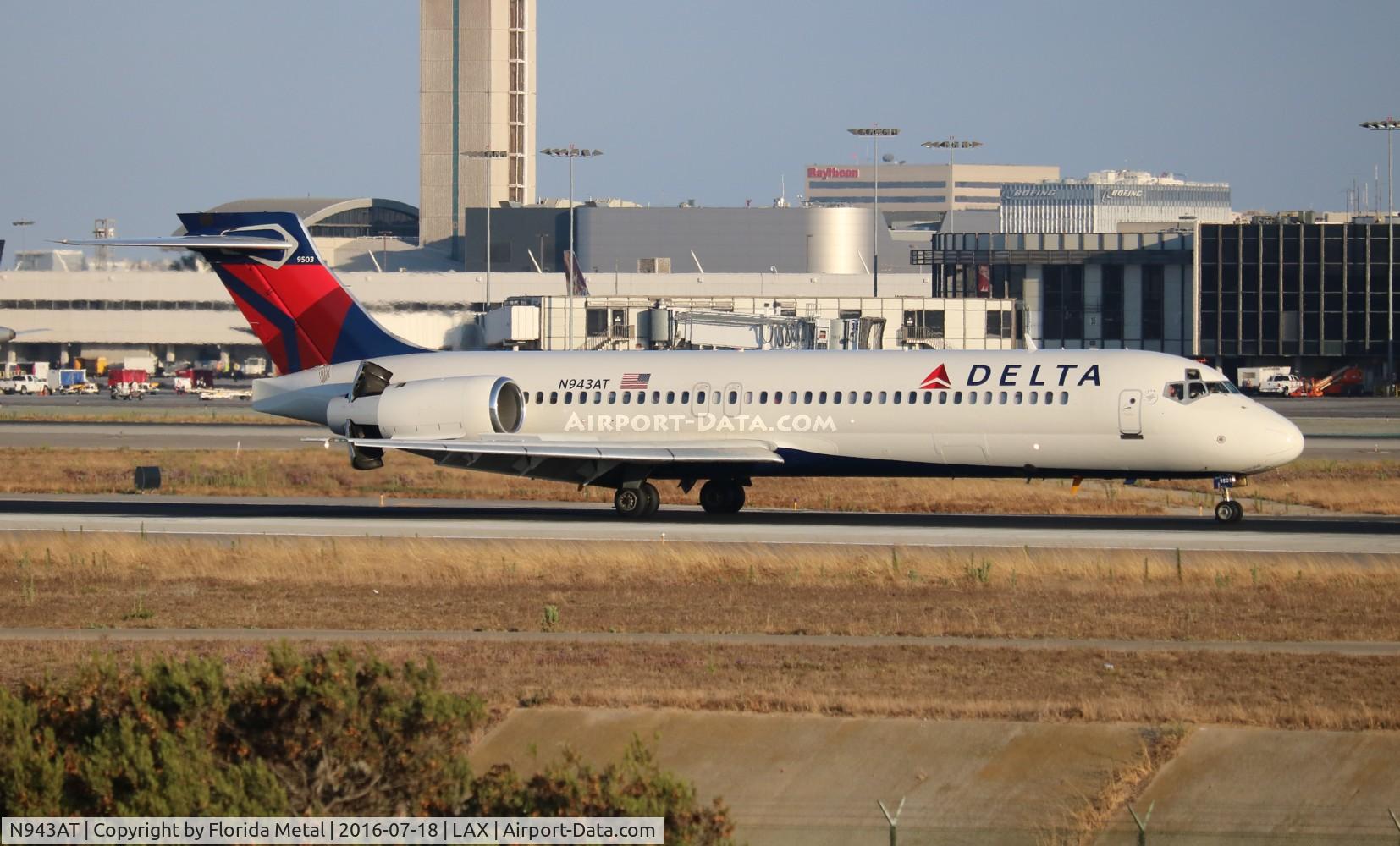 N943AT, 1999 Boeing 717-200 C/N 55006, Delta
