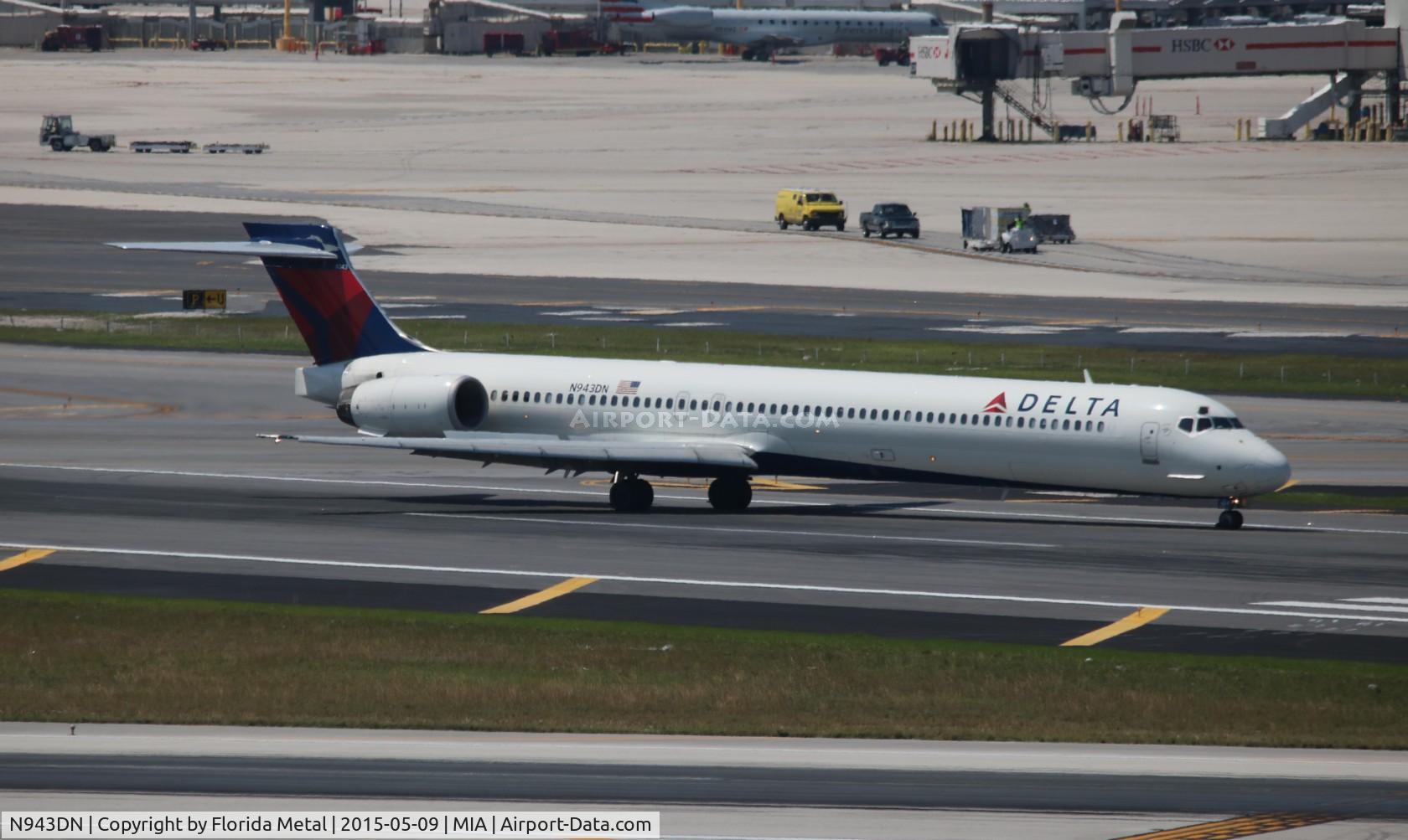 N943DN, 1997 McDonnell Douglas MD-90-30 C/N 53557, Delta