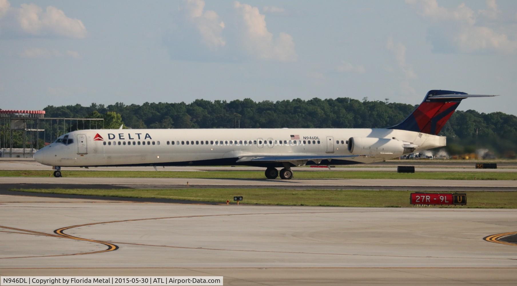 N946DL, 1989 McDonnell Douglas MD-88 C/N 49819, Delta