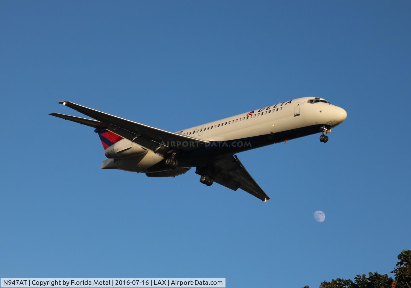 N947AT, 1999 Boeing 717-200 C/N 55010, Delta