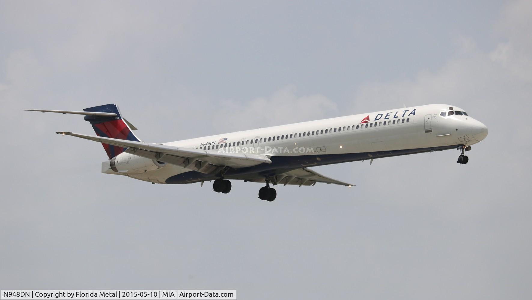 N948DN, 1996 McDonnell Douglas MD-90-30 C/N 53357, Delta