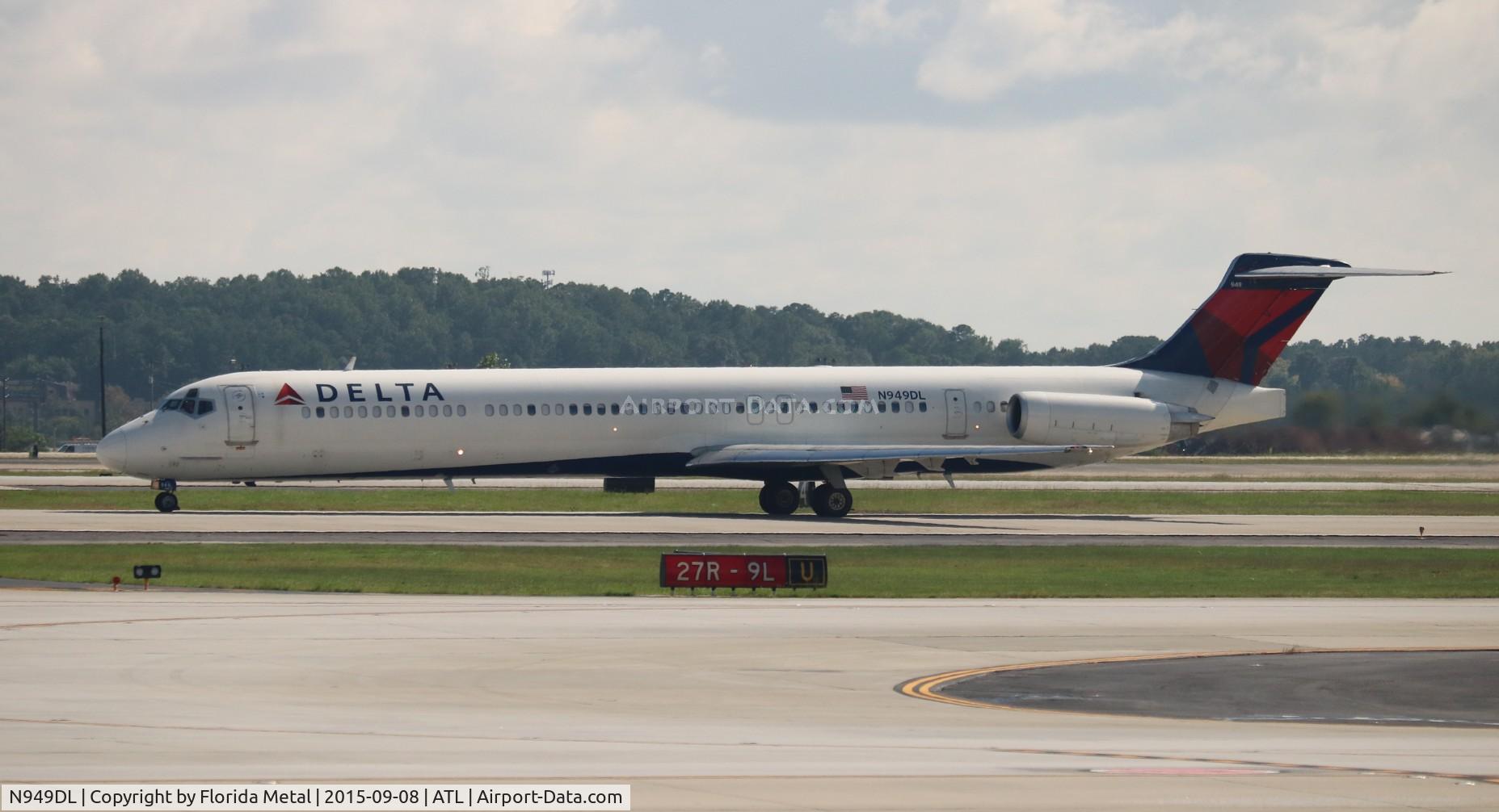 N949DL, 1990 McDonnell Douglas MD-88 C/N 49880, Delta