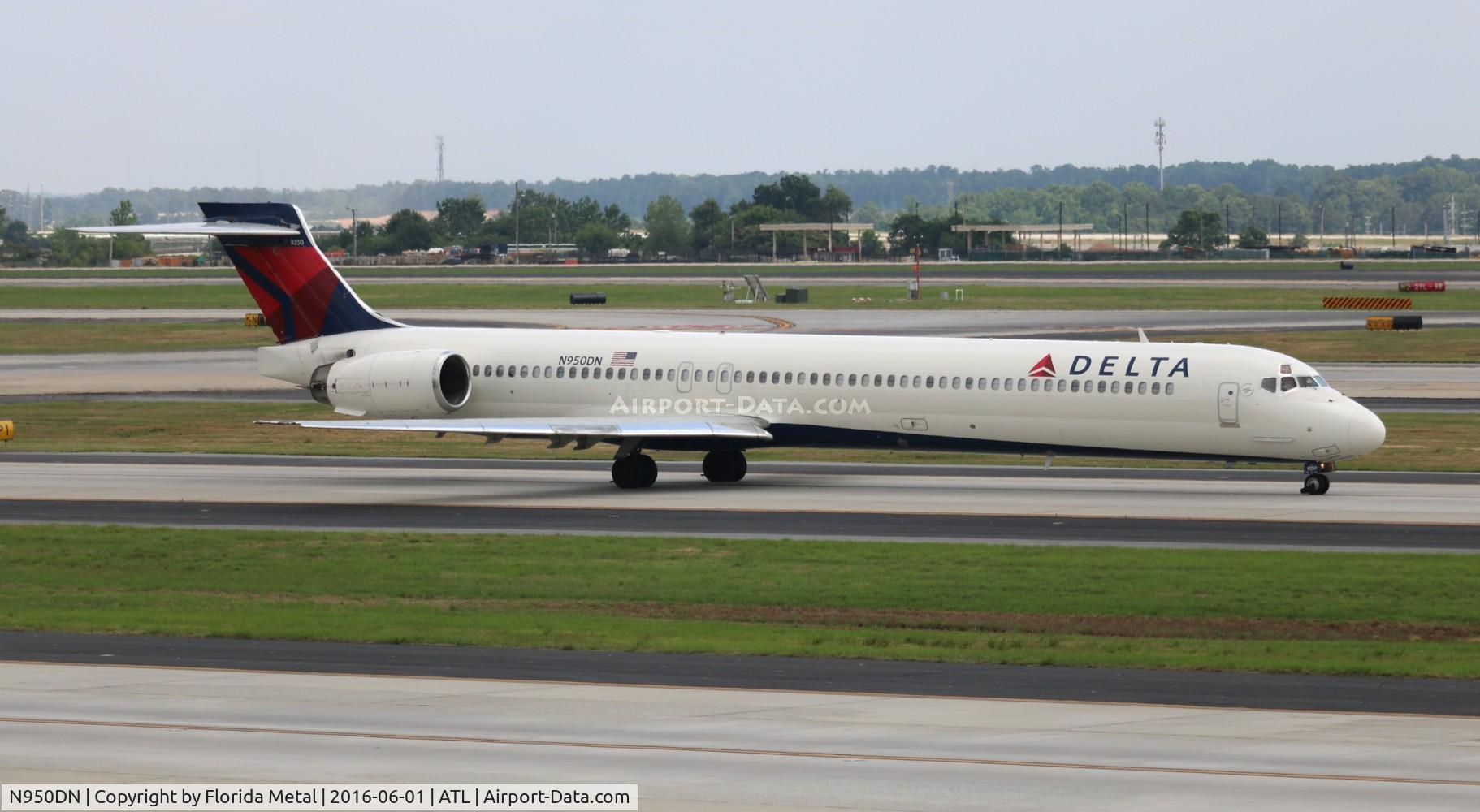 N950DN, 1997 McDonnell Douglas MD-90-30 C/N 53360, Delta