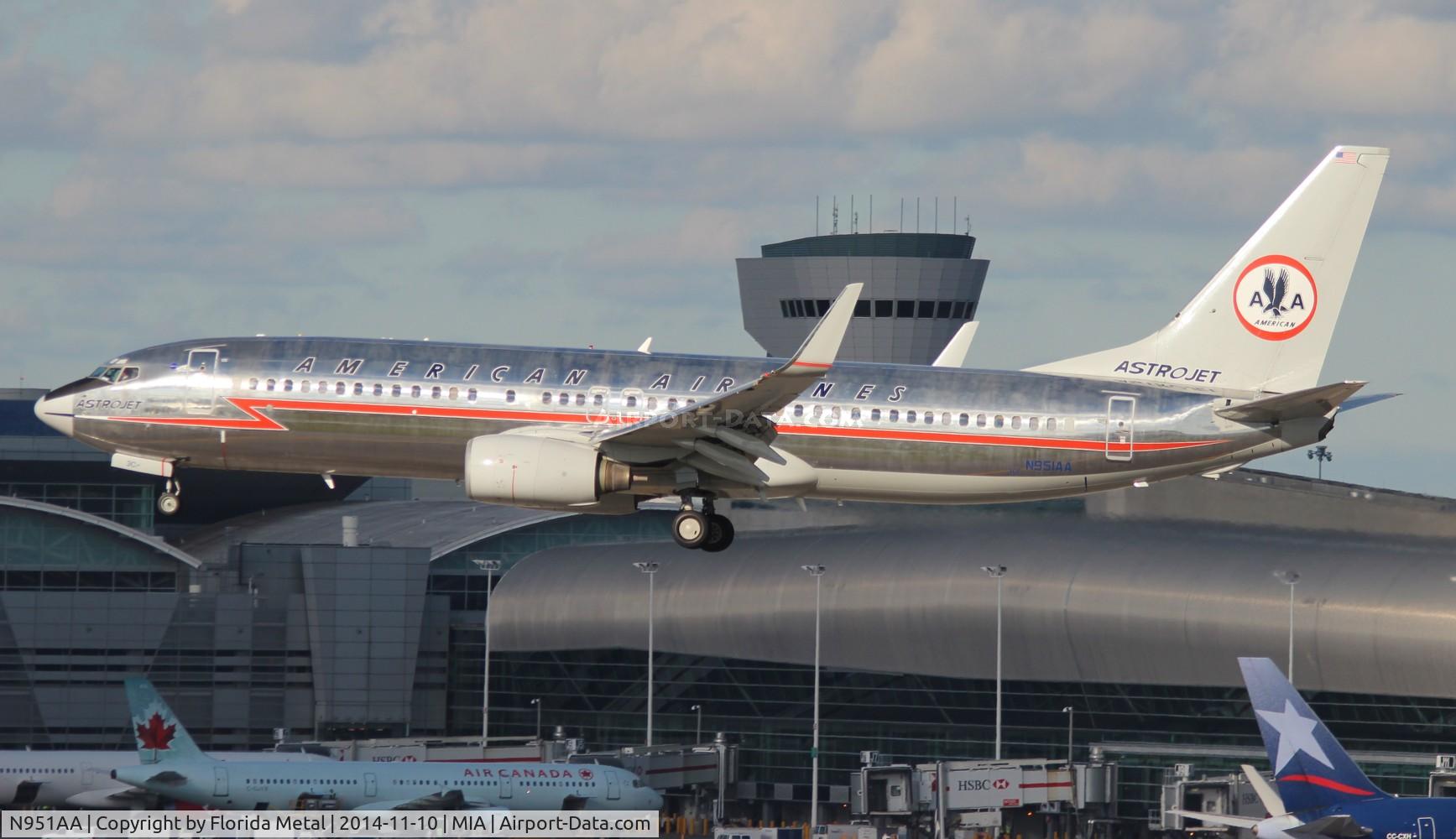 N951AA, 2000 Boeing 737-823 C/N 29538, American