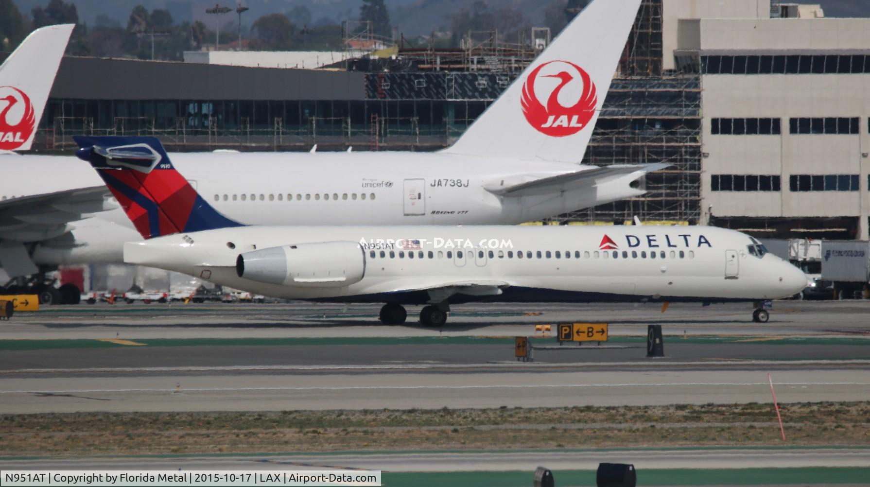 N951AT, 2000 Boeing 717-200 C/N 55013, Delta