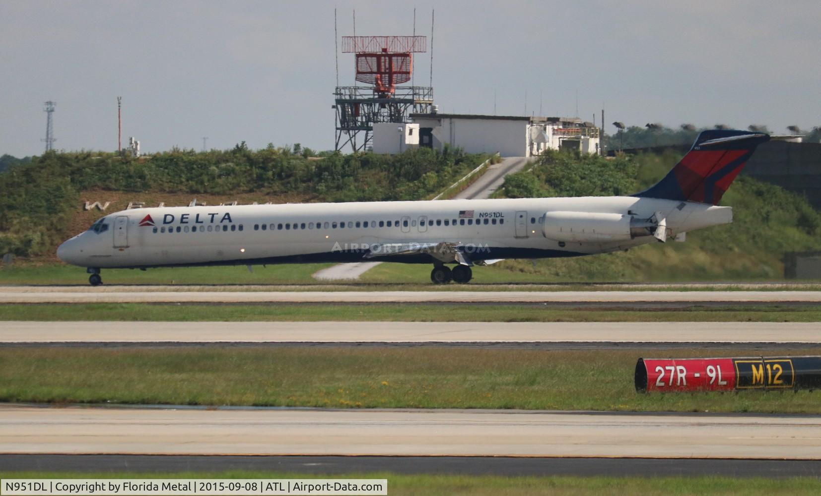 N951DL, 1990 McDonnell Douglas MD-88 C/N 49882, Delta