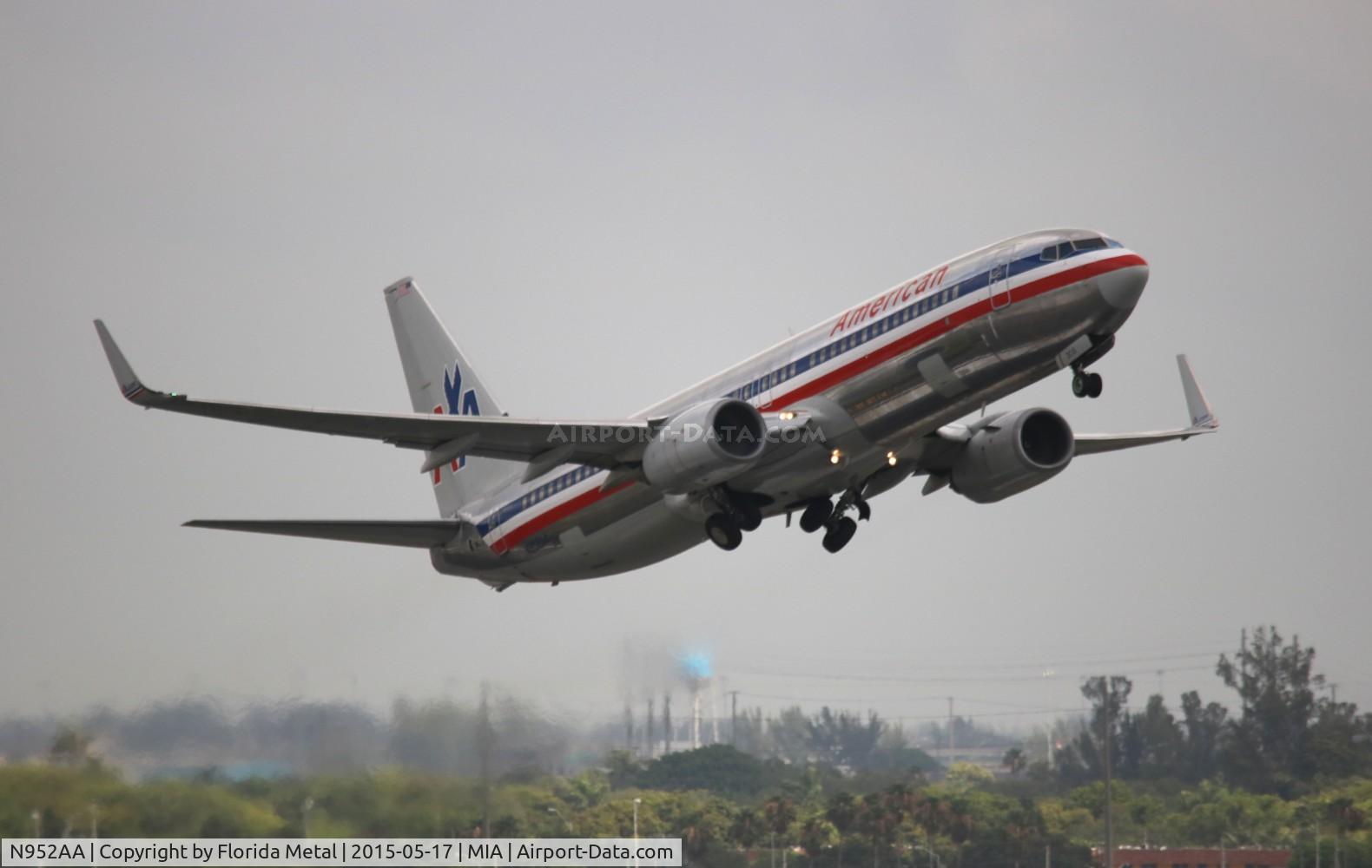 N952AA, 2000 Boeing 737-823 C/N 30088, American
