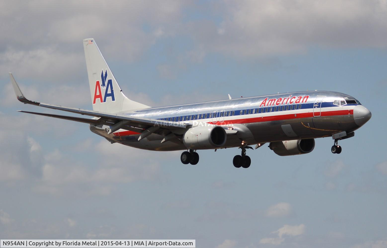 N954AN, 2001 Boeing 737-823 C/N 30089, American