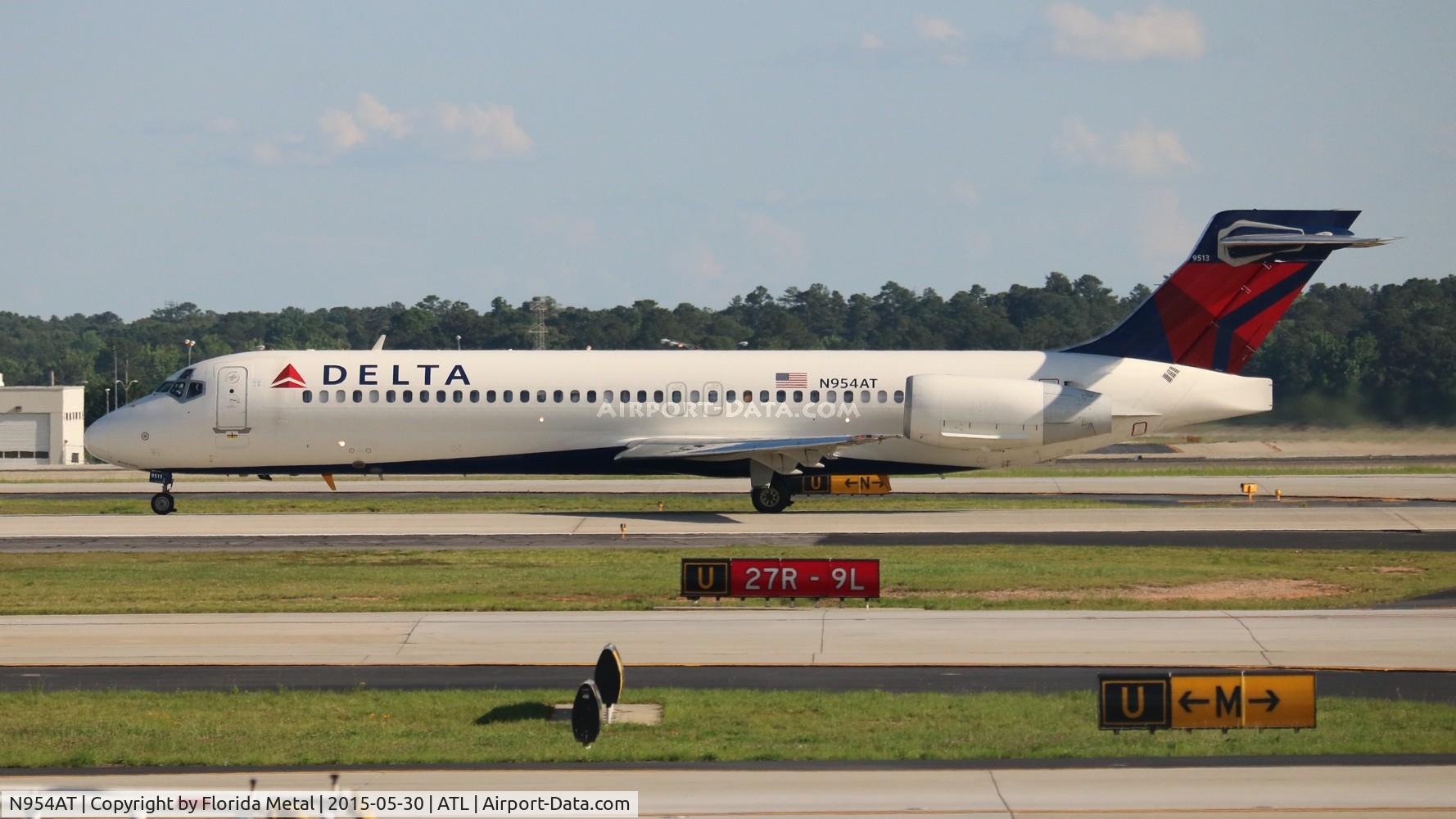 N954AT, 2000 Boeing 717-2BD C/N 55016, Delta