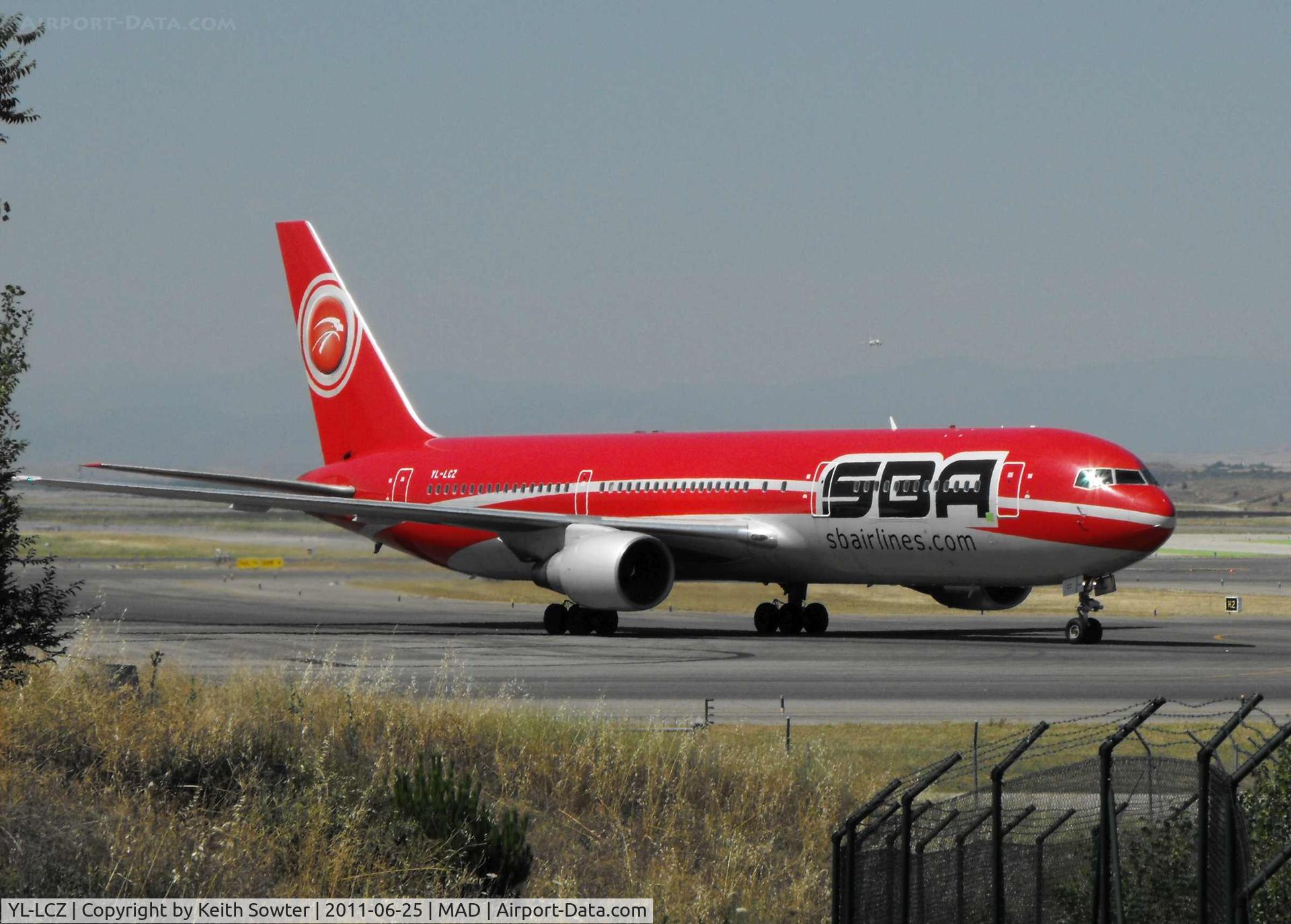 YL-LCZ, 1991 Boeing 767-3Y0/ER C/N 25000, Taxying in