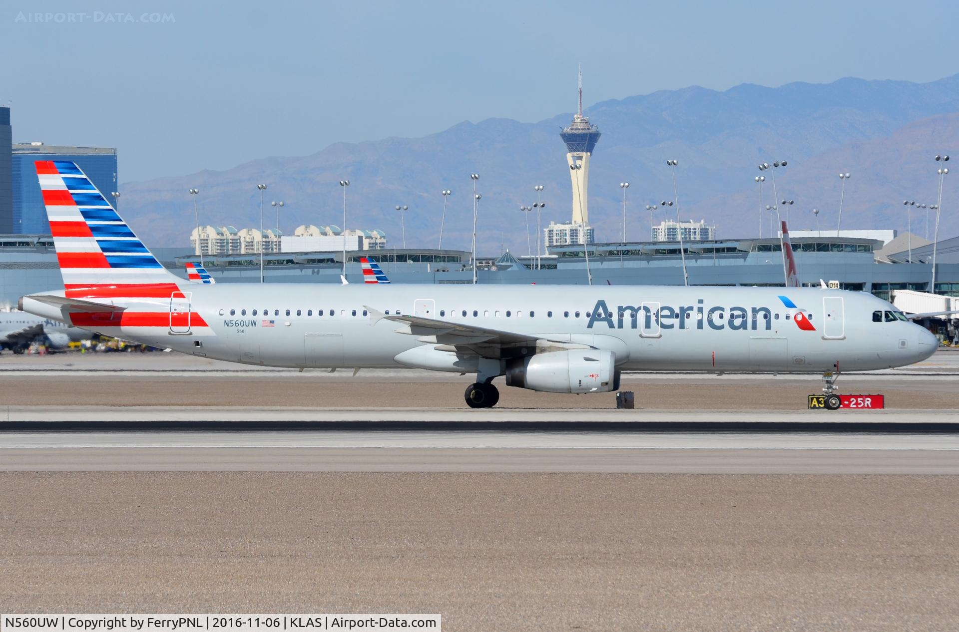 N560UW, 2012 Airbus A321-231 C/N 5300, American A321 taxying