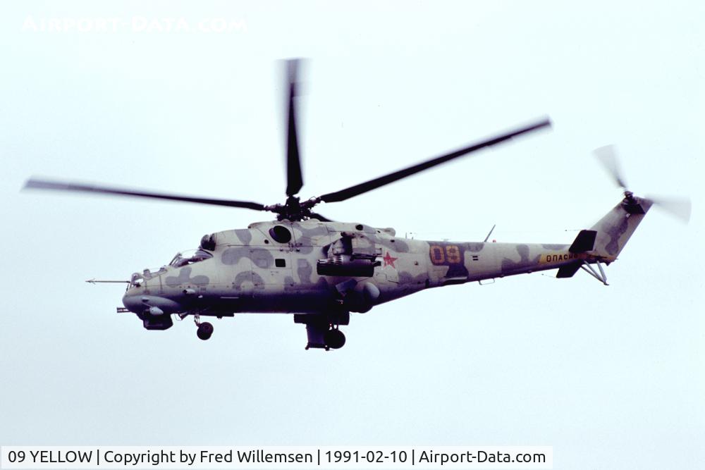 09 YELLOW, Mil Mi-24P Hind F C/N 3532423218711, at Mahlwinkel