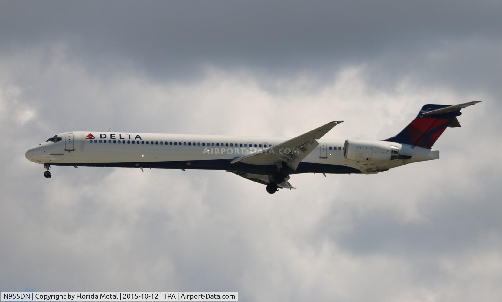 N955DN, McDonnell Douglas MD-90-30 C/N 53525, Delta