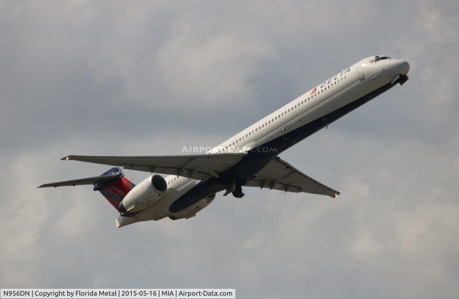 N956DN, McDonnell Douglas MD-90-30 C/N 53526, Delta