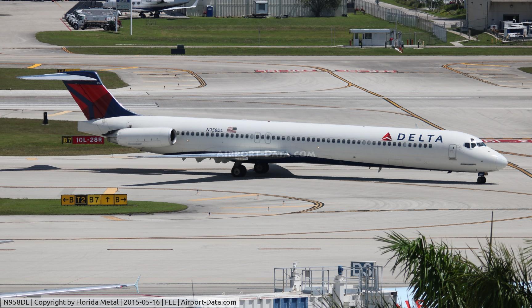 N958DL, 1990 McDonnell Douglas MD-88 C/N 49977, Delta