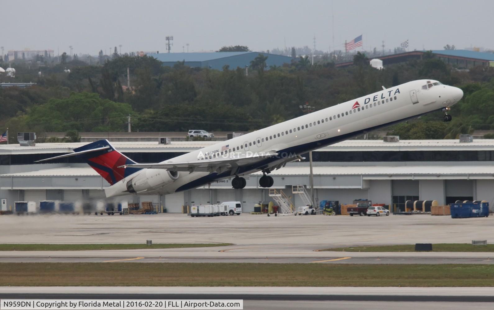 N959DN, McDonnell Douglas MD-90-30 C/N 53529, Delta