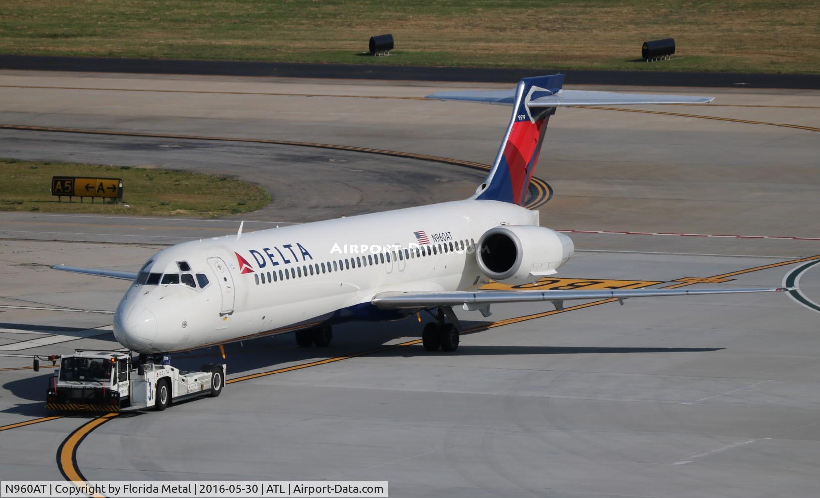 N960AT, 2001 Boeing 717-200 C/N 55022, Delta