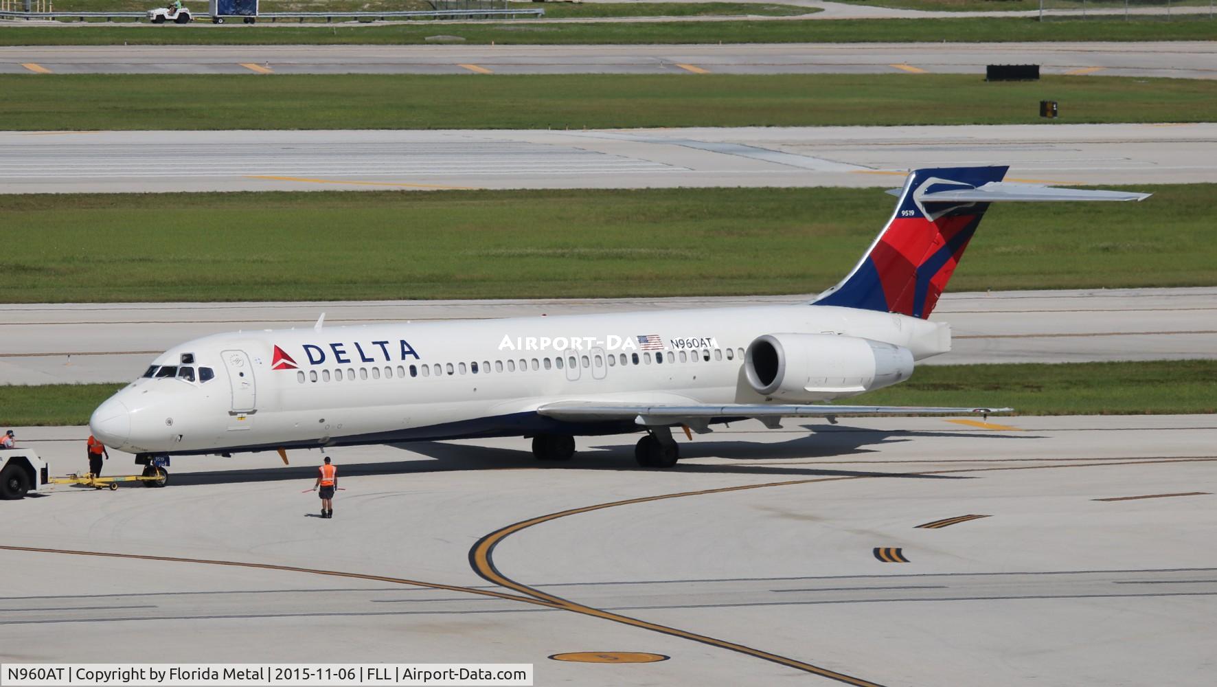 N960AT, 2001 Boeing 717-200 C/N 55022, Delta