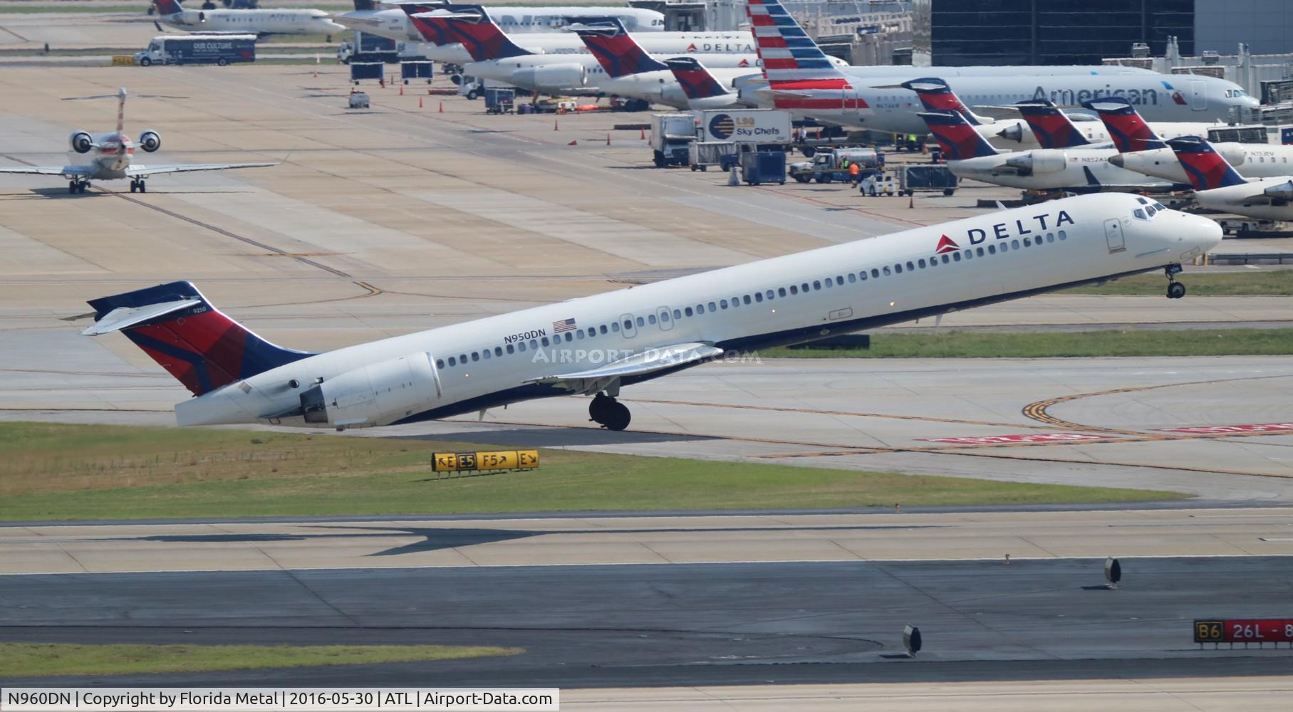 N960DN, 1998 McDonnell Douglas MD-90-30 C/N 53530, Delta