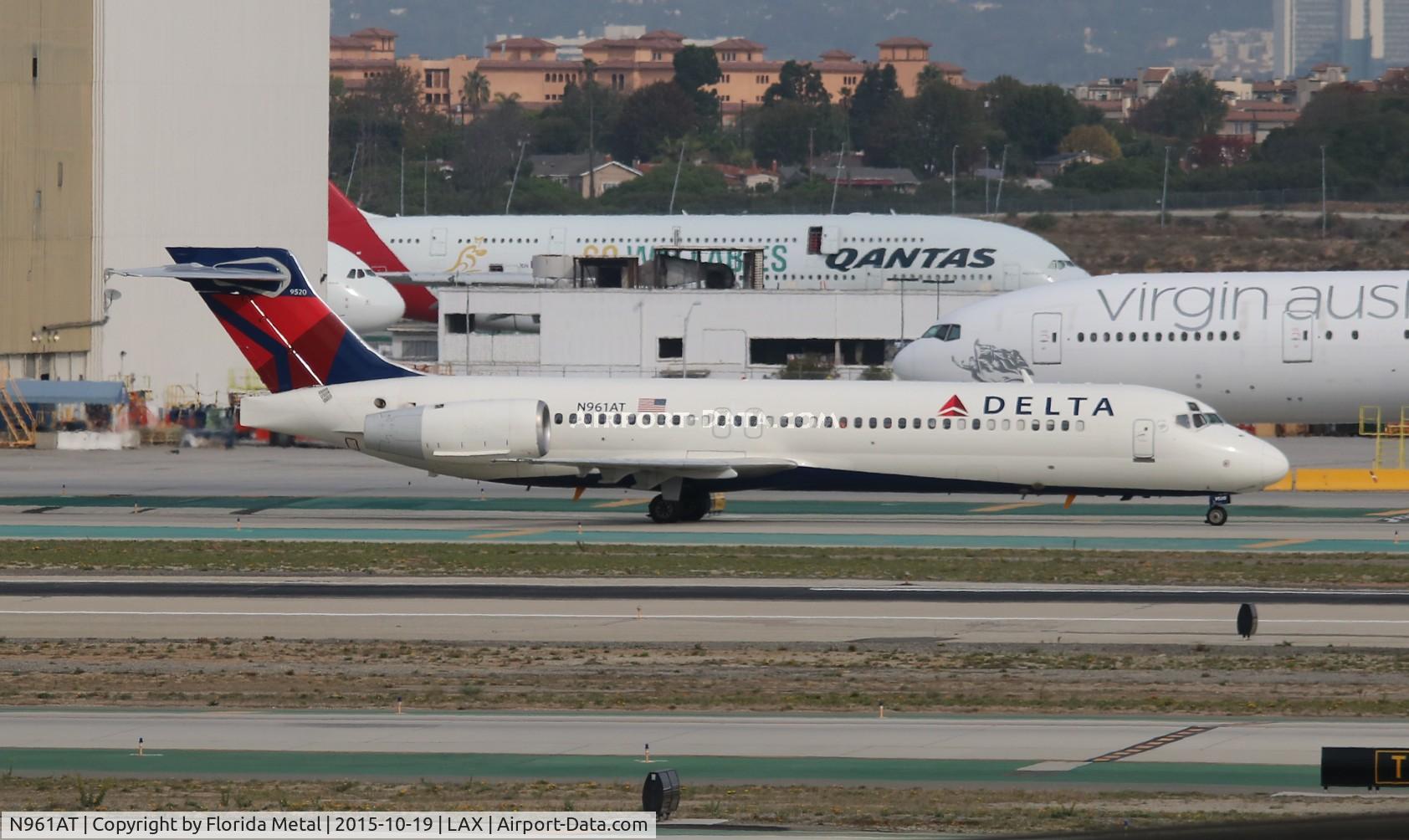 N961AT, 2001 Boeing 717-200 C/N 55023, Delta