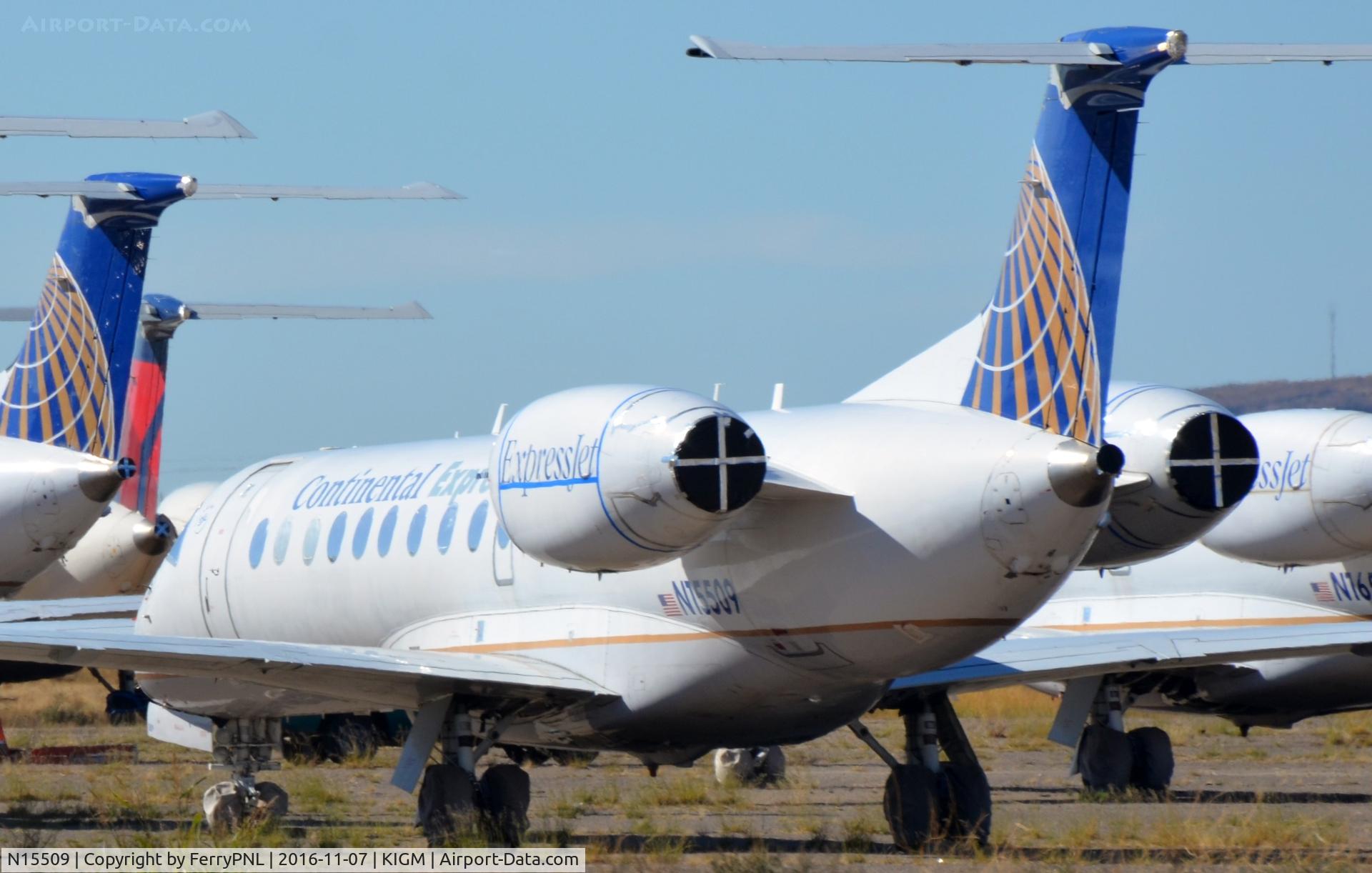 N15509, 2000 Embraer ERJ-135ER (EMB-135ER) C/N 145238, Continental Express ERJ135 waiting for better times.
