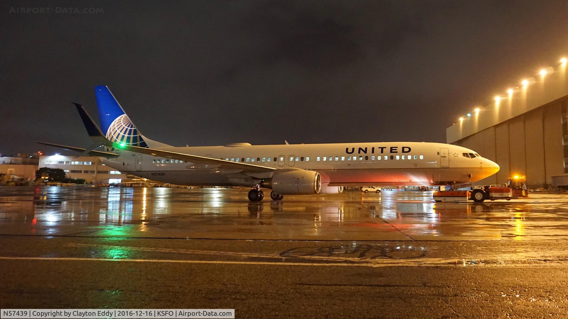 N57439, 2009 Boeing 737-924/ER C/N 33534, SFO 2016