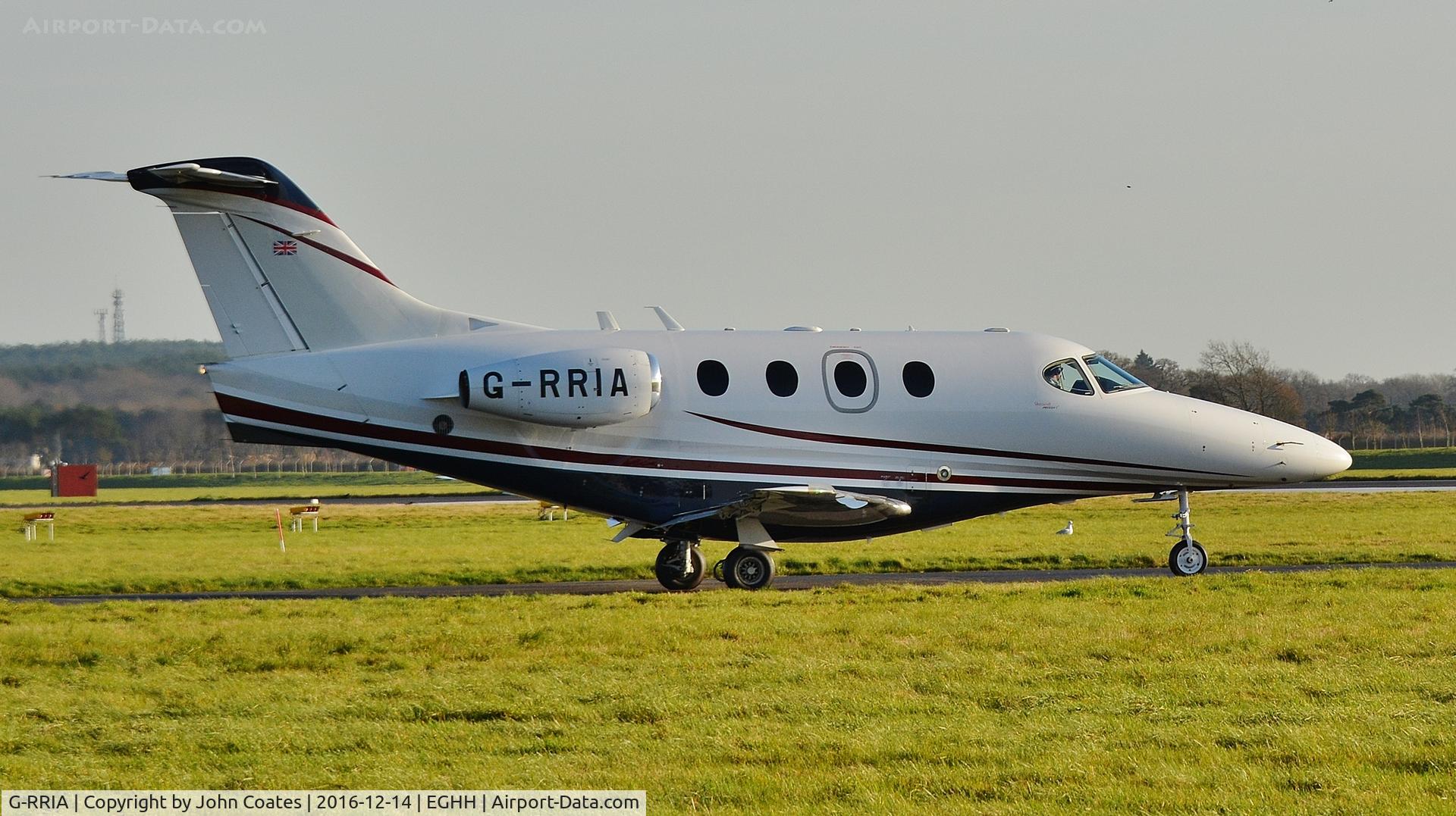 G-RRIA, 2008 Raytheon 390 Premier 1 C/N RB-228, Waiting for 08 during training