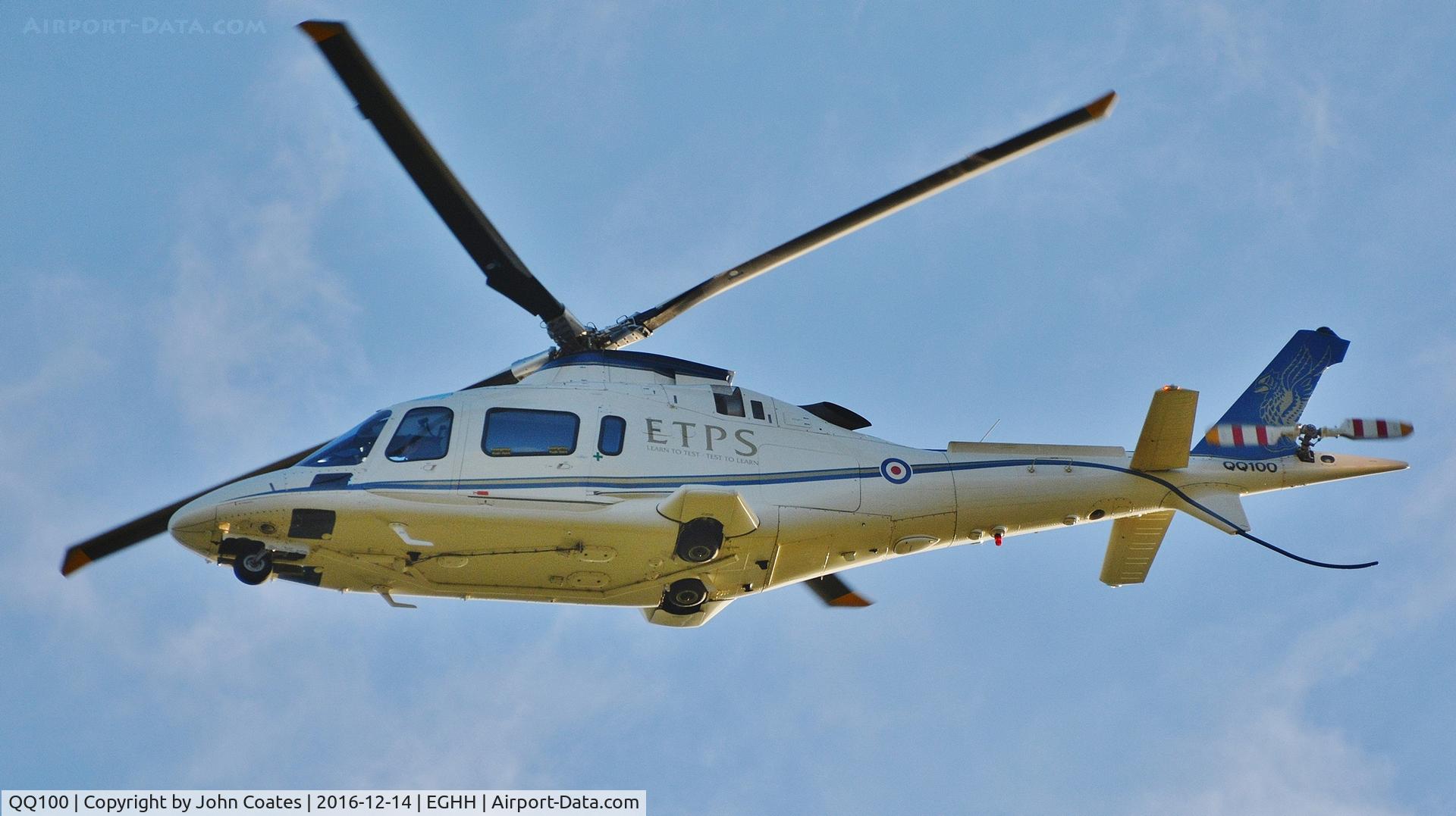 QQ100, 2001 Agusta A-109E Power C/N 11131, Low approach to 08