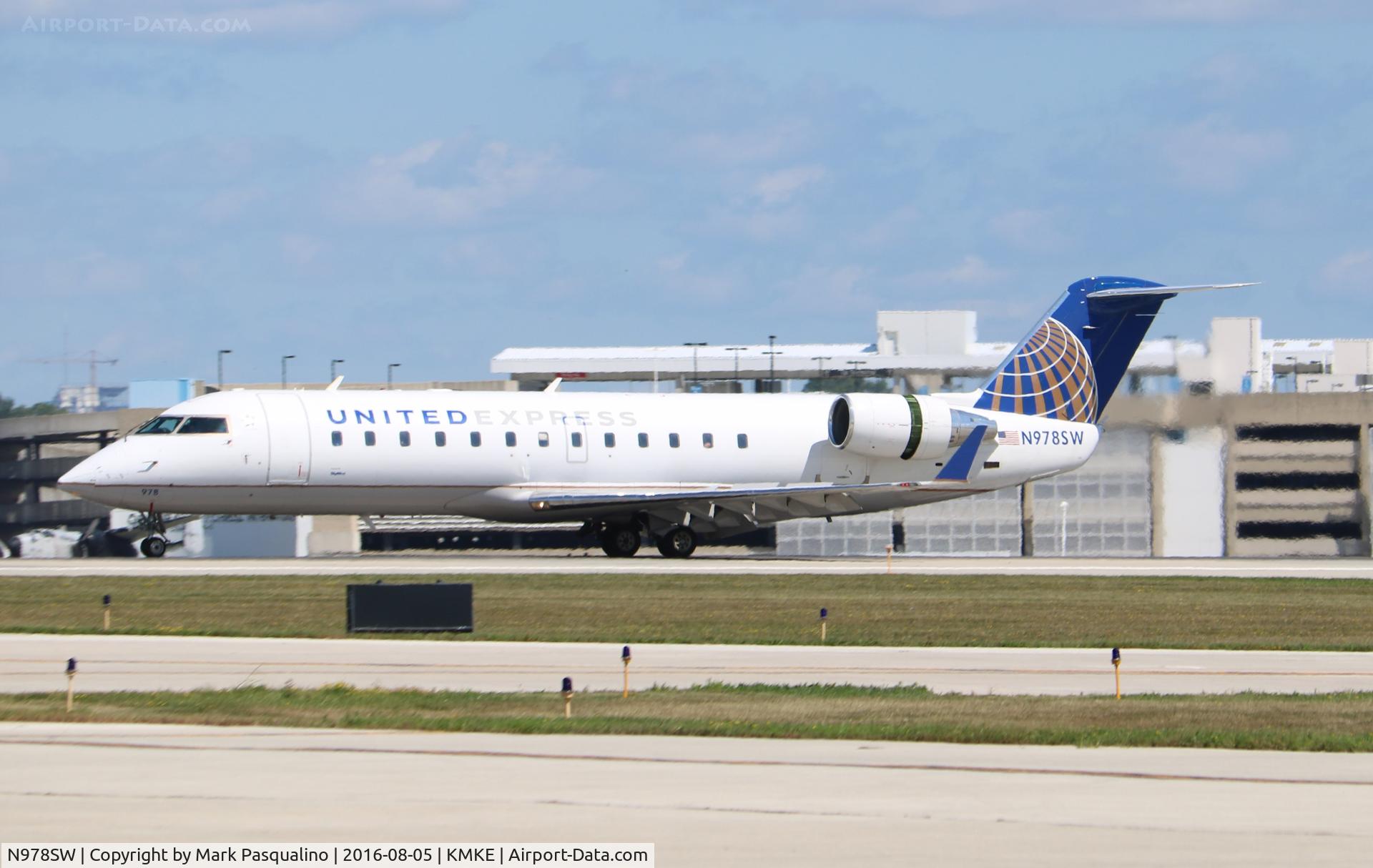 N978SW, 2004 Bombardier CRJ-200ER (CL-600-2B19) C/N 7953, CL-600-2B19