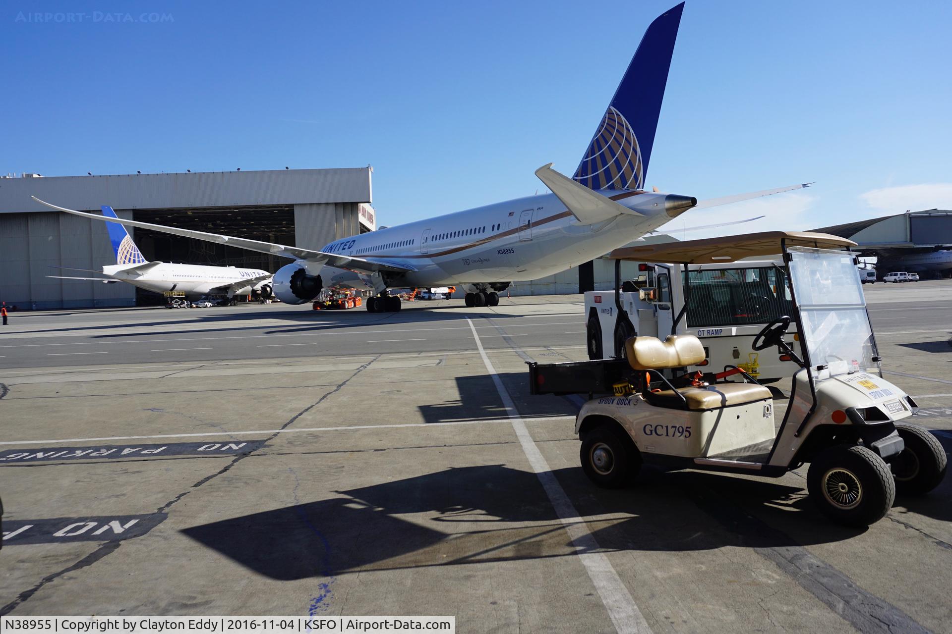 N38955, 2015 Boeing 787-9 Dreamliner C/N 37814, SFO 2016
