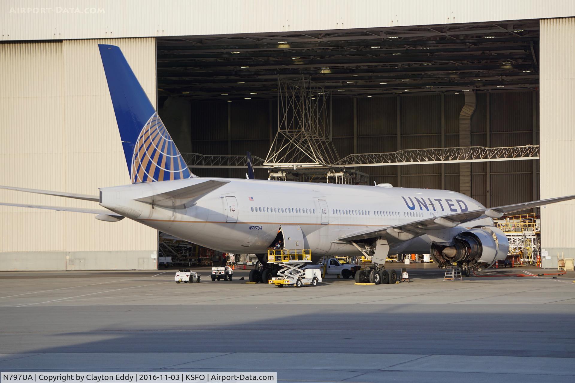 N797UA, 1998 Boeing 777-222 C/N 26924, SFO 2016