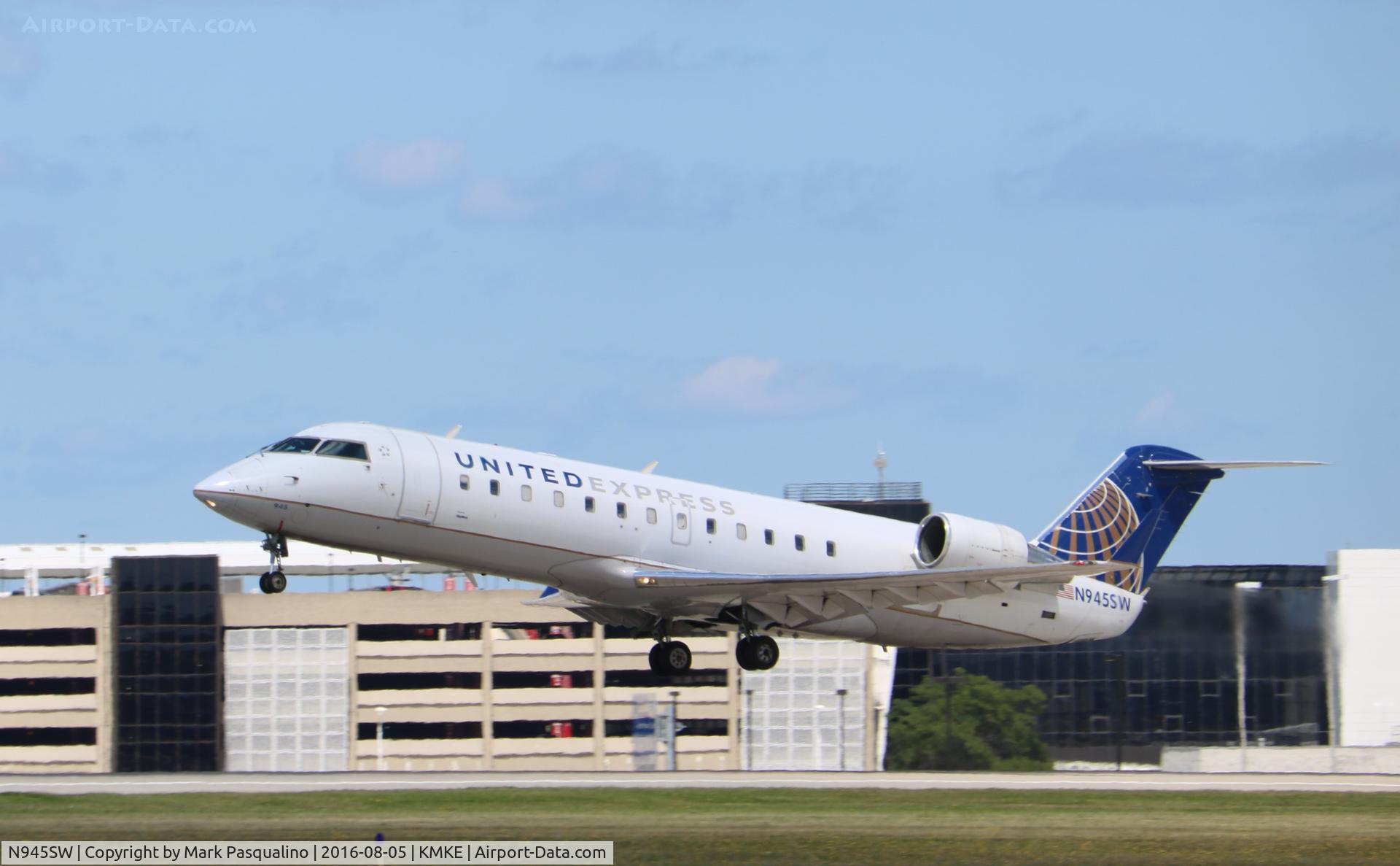 N945SW, 2003 Bombardier CRJ-200LR (CL-600-2B19) C/N 7770, CL-600-2B19