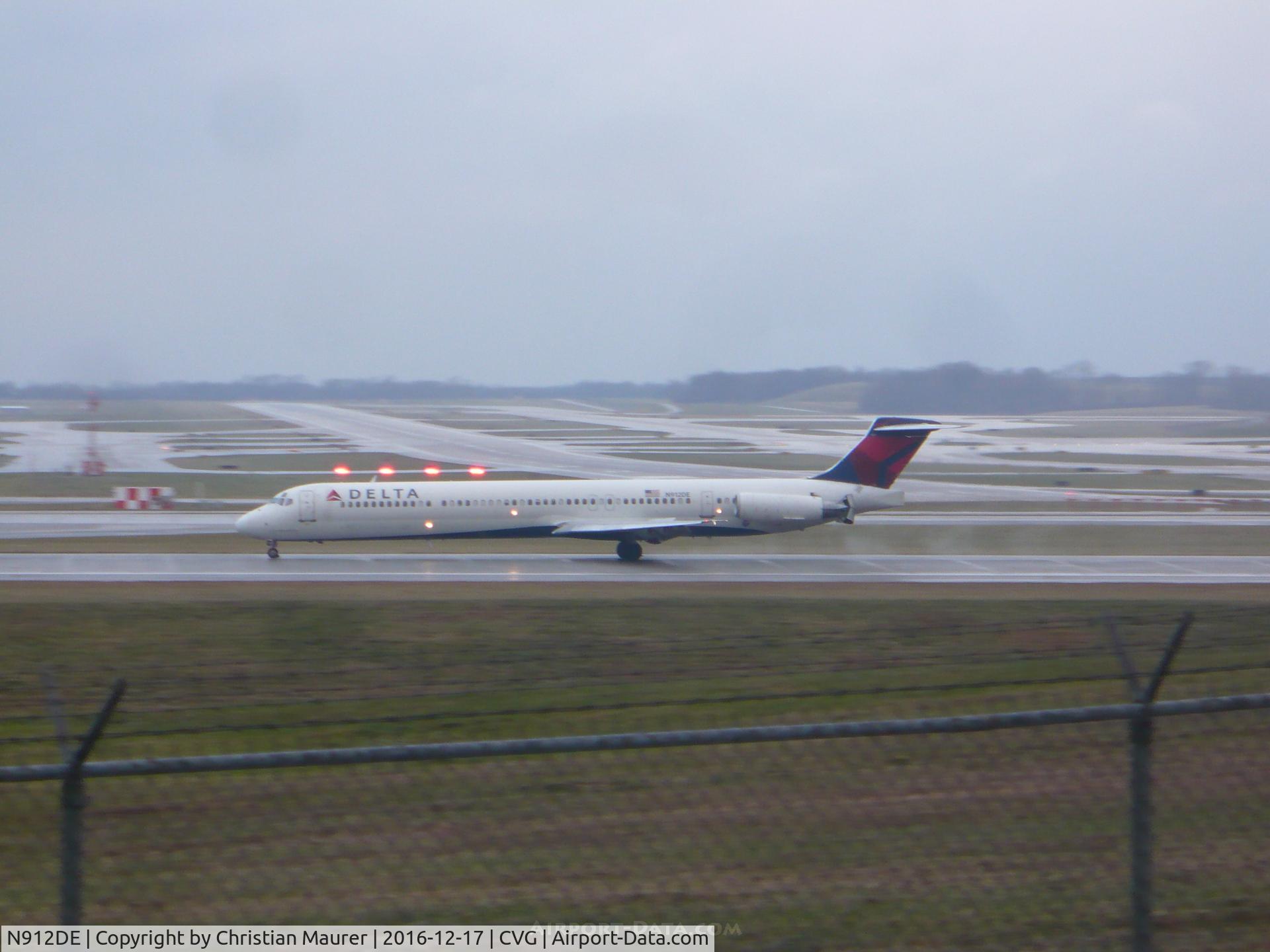 N912DE, 1992 McDonnell Douglas MD-88 C/N 49997, Mcdonell Douglas MD-88