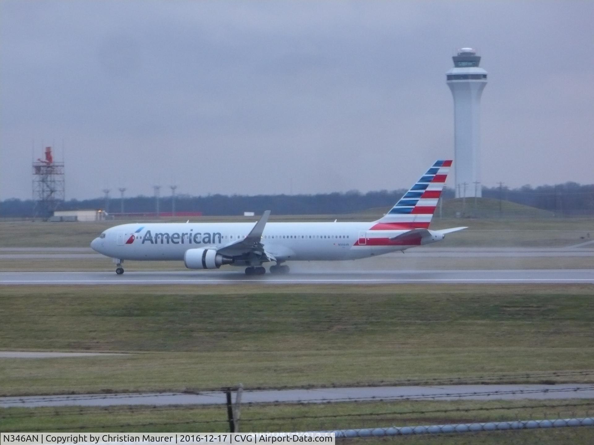 N346AN, 2003 Boeing 767-323 C/N 33085, Very rare sighting: American Airlines 767-300 at CVG with the Pittsburg Steelers onboard.