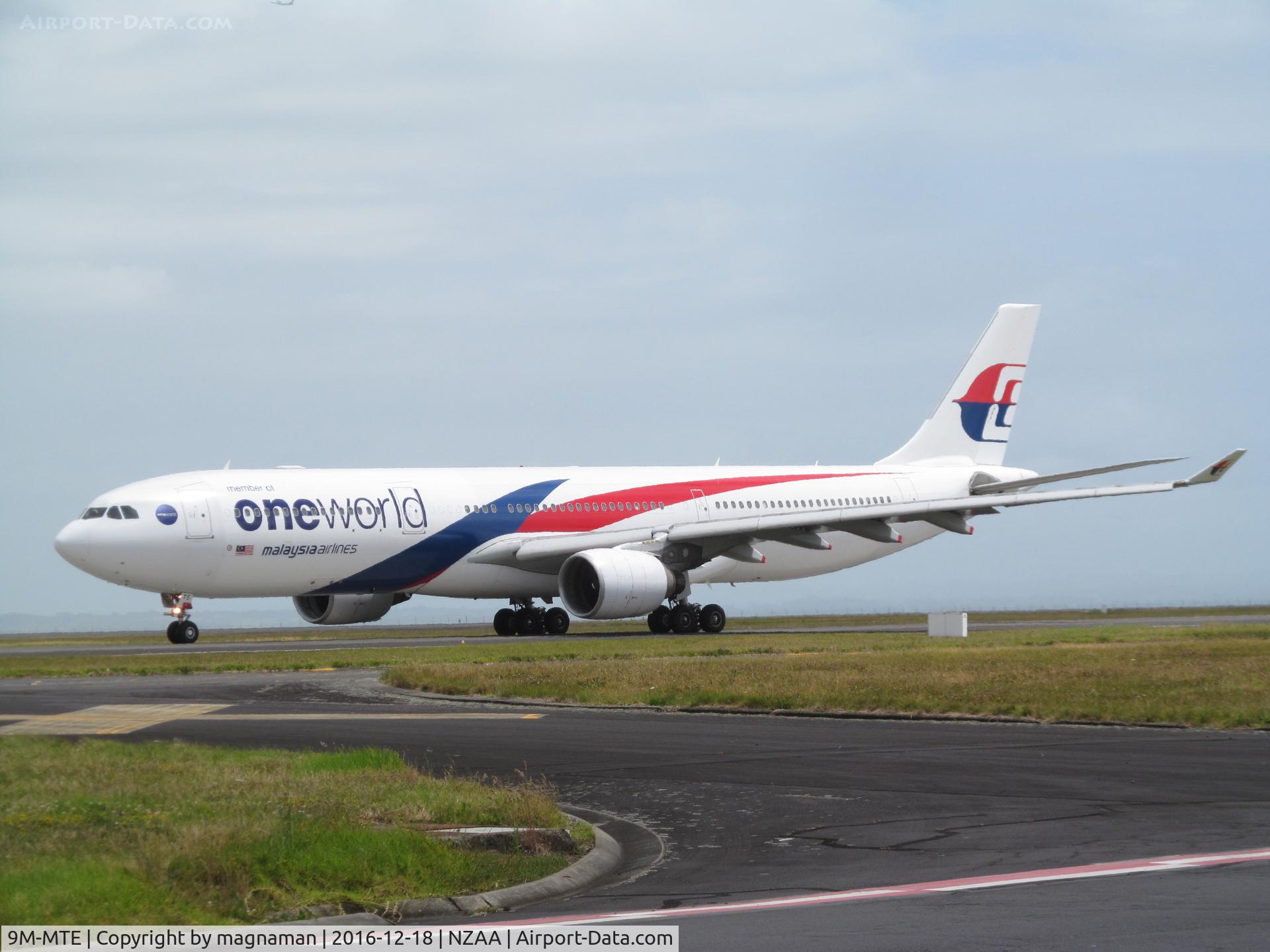 9M-MTE, Airbus A330-323X C/N 1243, taxy for take off
