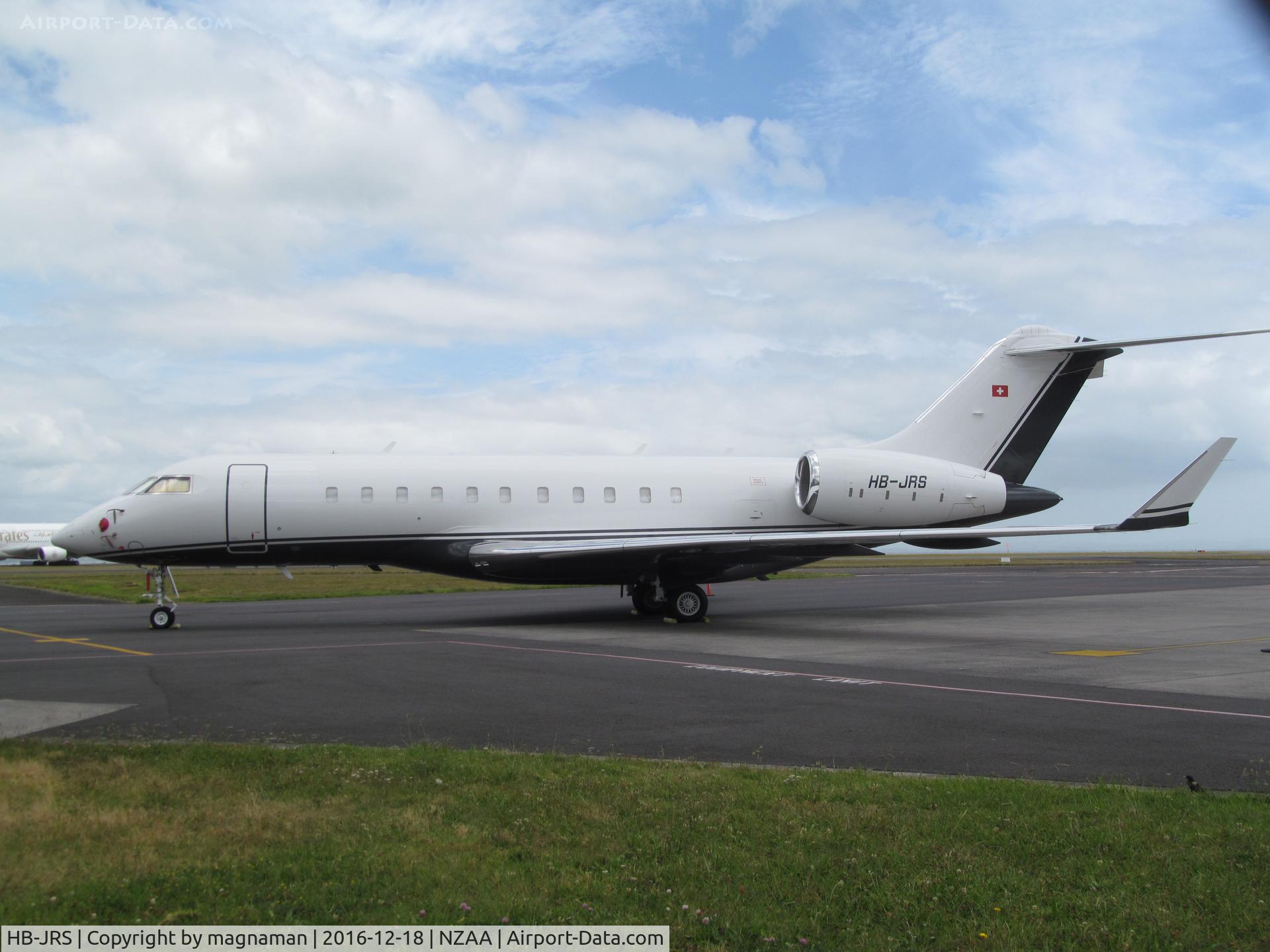 HB-JRS, 2005 Bombardier BD-700-1A11 Global Express C/N 9174, on stand at biz centre