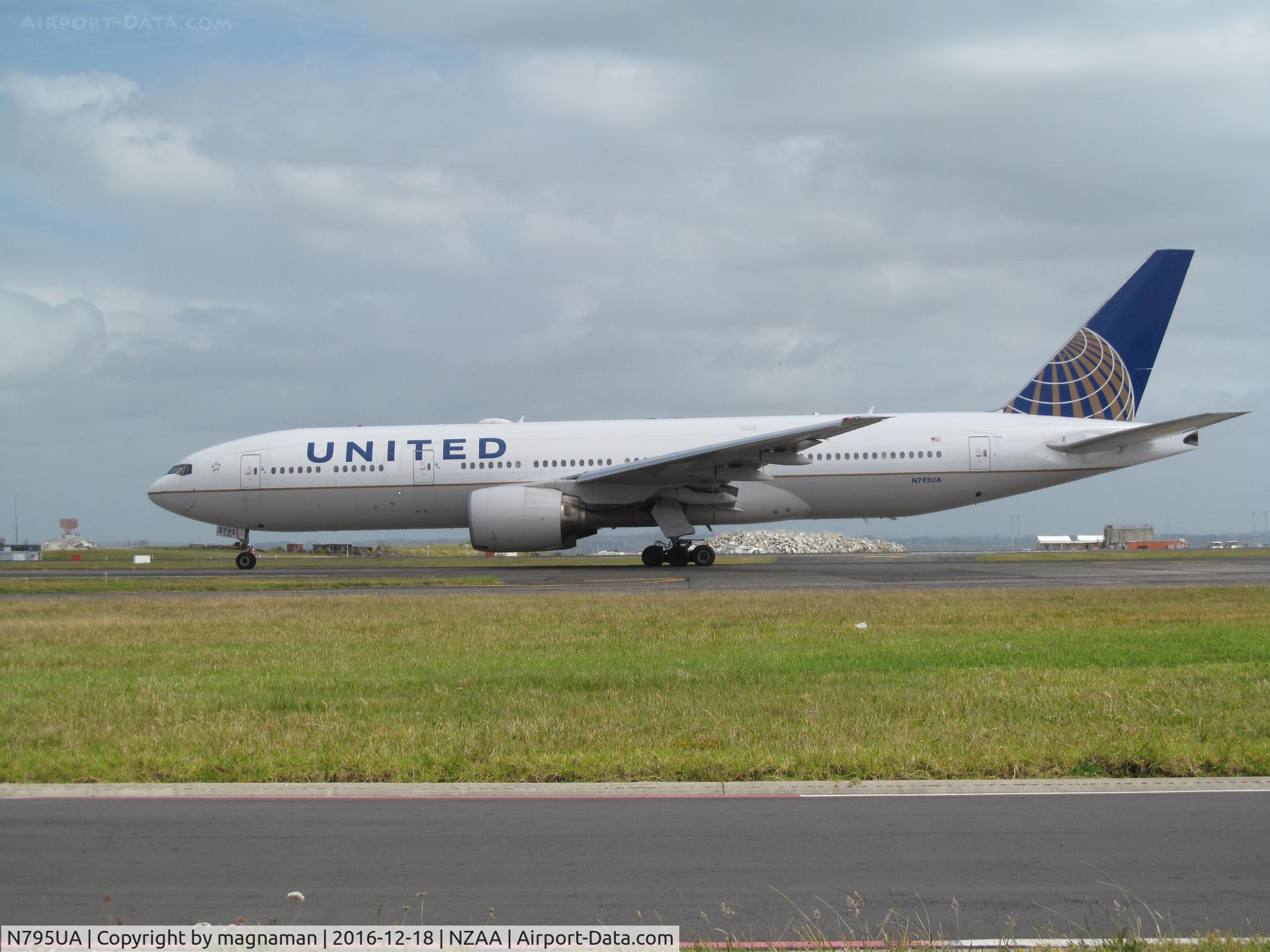 N795UA, 1997 Boeing 777-222 C/N 26927, good view by taxy way