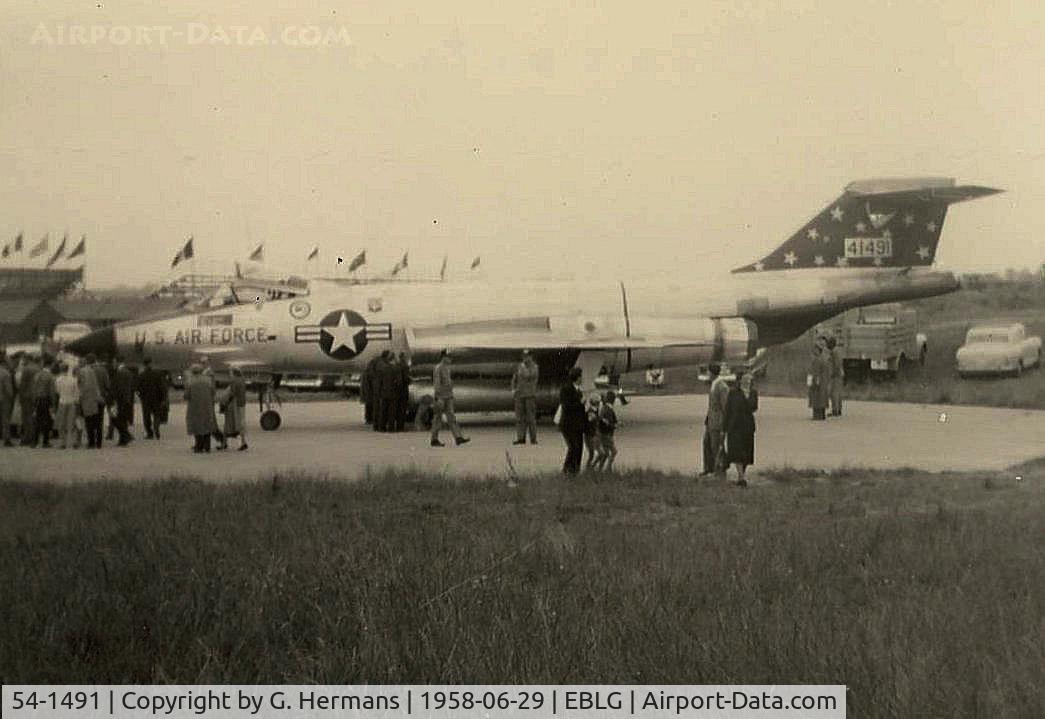 54-1491, 1954 McDonnell F-101C Voodoo C/N 130, Liège / Bierset Airshow in 1958. Was later converted to RF-101H.