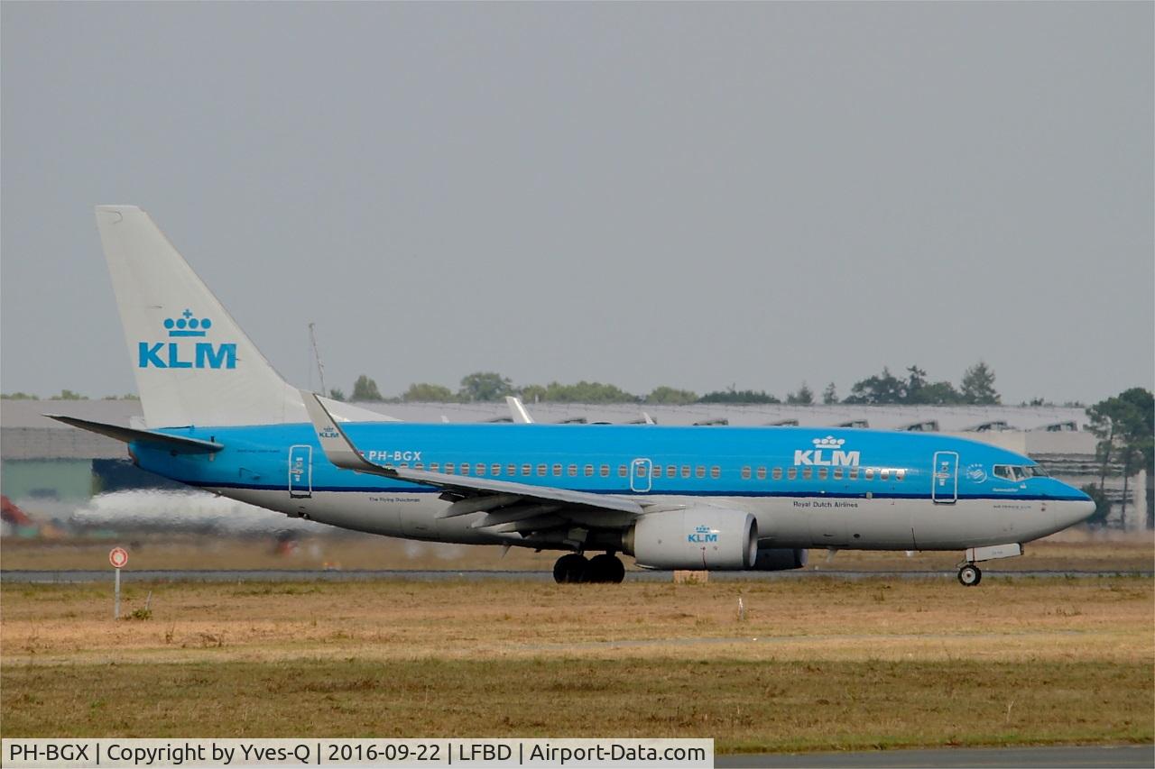 PH-BGX, 2011 Boeing 737-7K2 C/N 38635, Boeing 737-7K2, Taxiing to boarding area, Bordeaux Mérignac airport (LFBD-BOD)