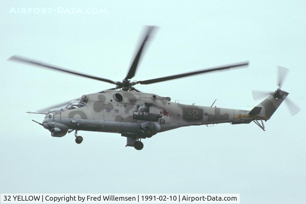 32 YELLOW, Mil 24V Hind E C/N 3532422116899, At Mahlwinkel, Germany