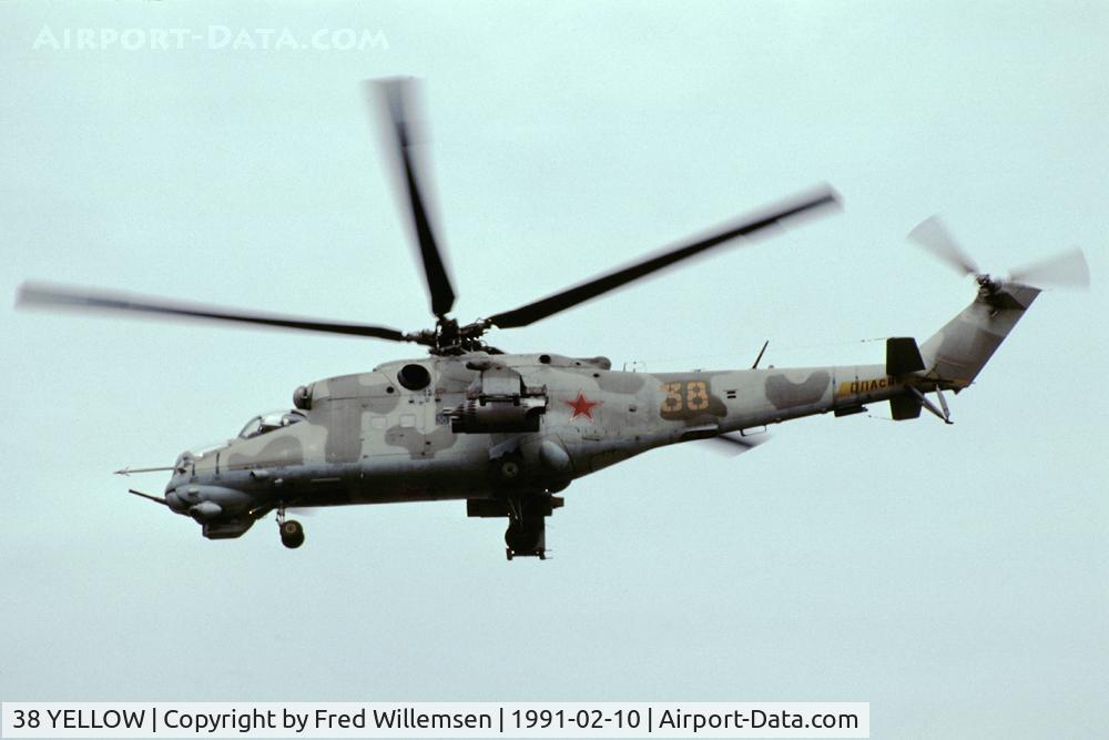 38 YELLOW, Mil 24V Hind E C/N 3532424810505, At Mahlwinkel, Germany