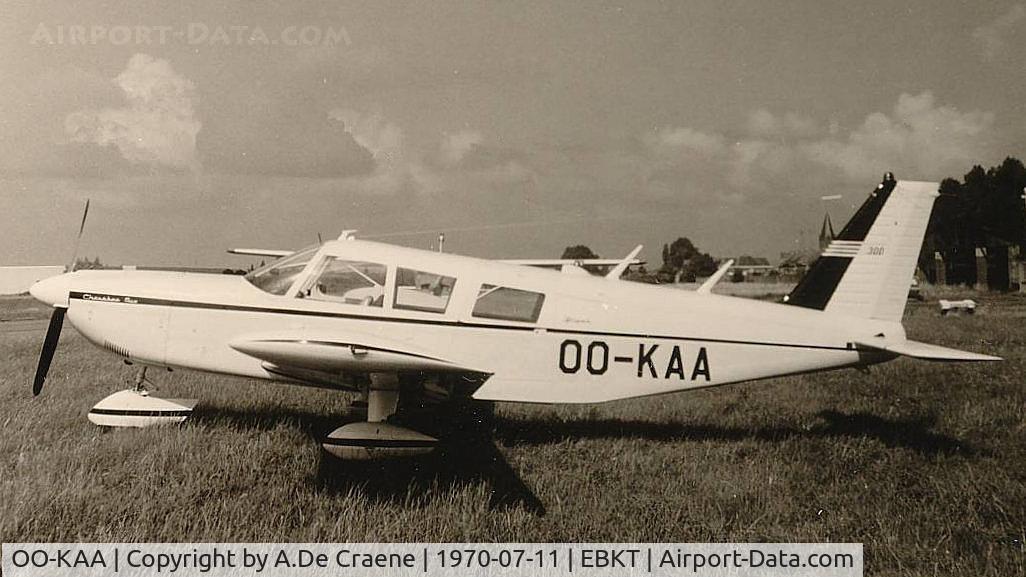 OO-KAA, Piper PA-32-300 Cherokee Six Cherokee Six C/N 32-40749, At Wevelgem in 1970.