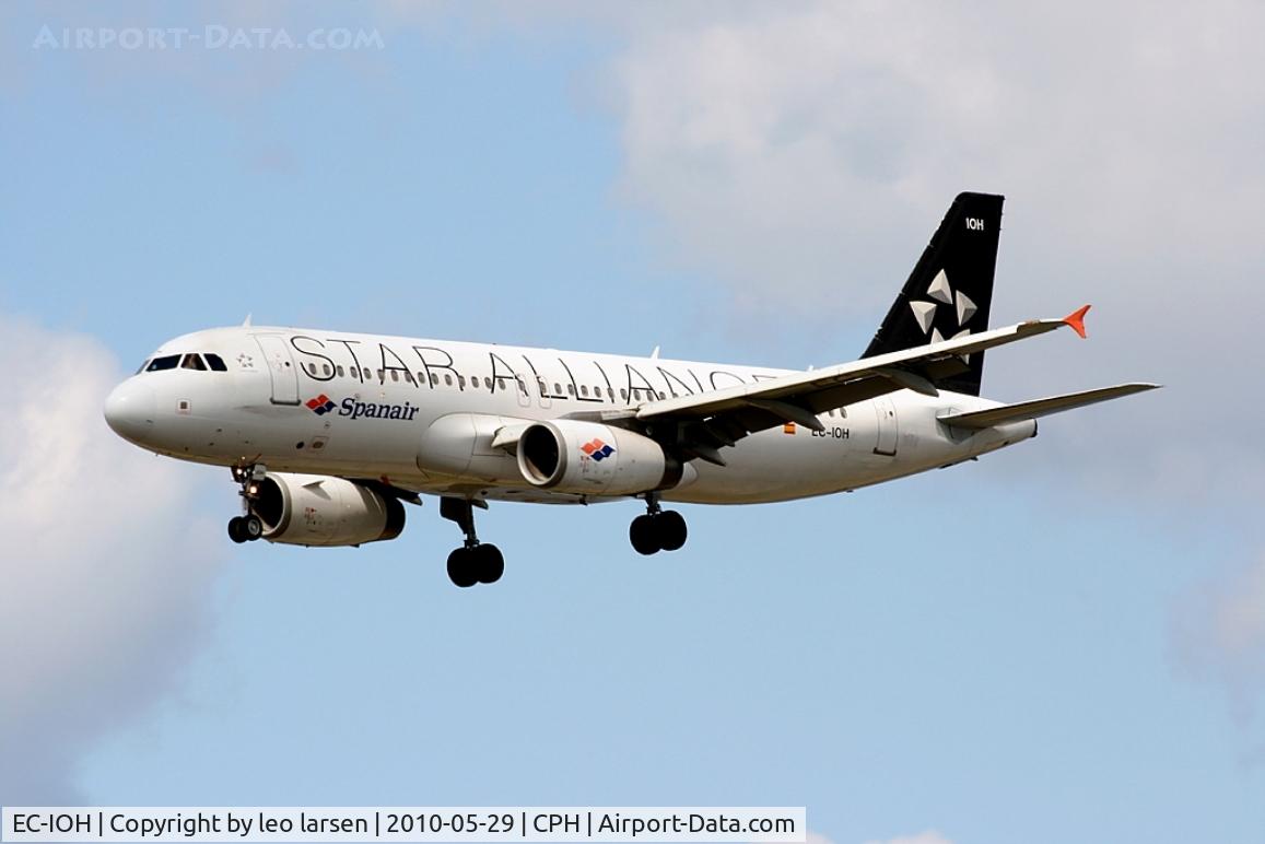 EC-IOH, 2003 Airbus A320-232 C/N 1998, Copenhagen 29.5.10