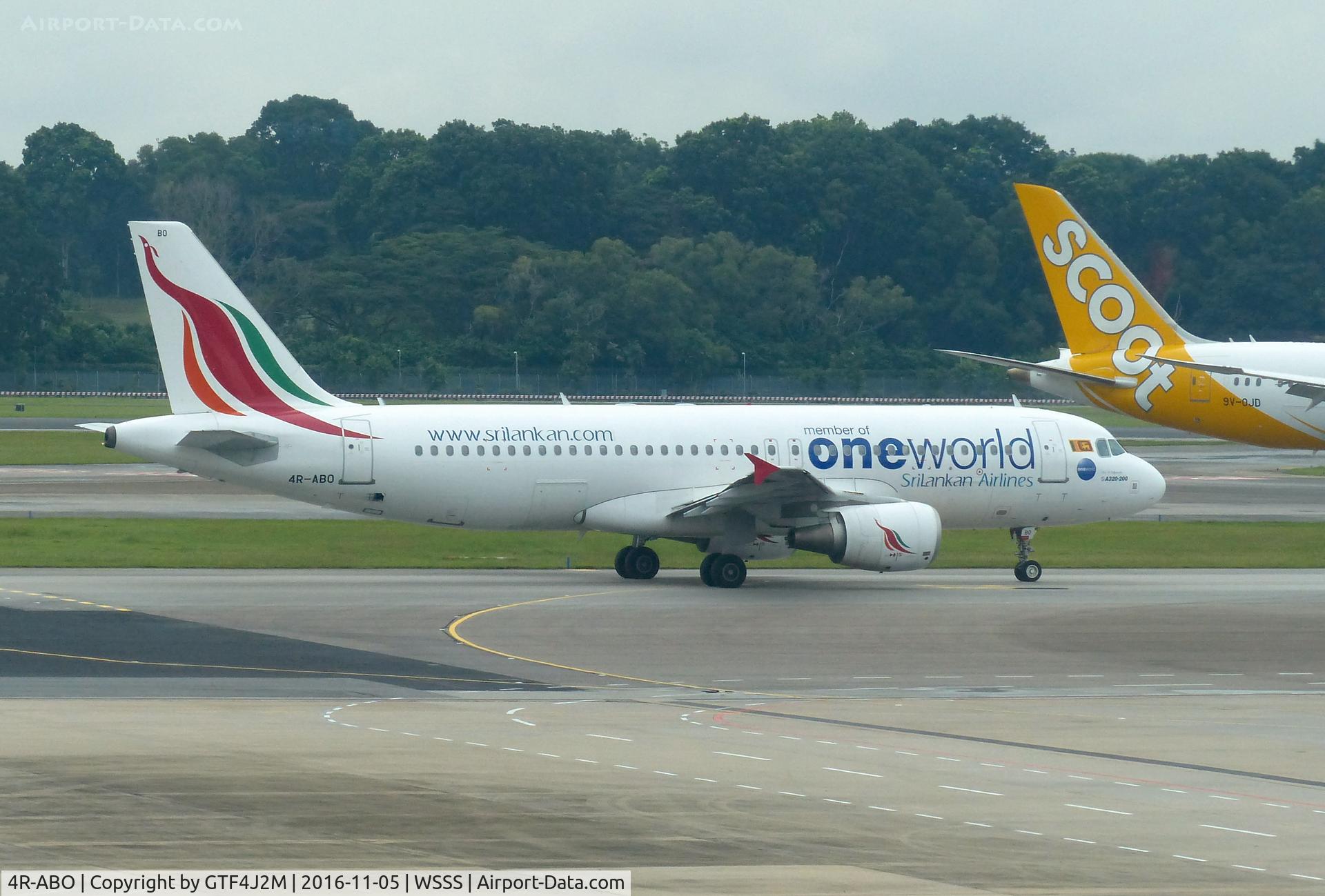 4R-ABO, 2011 Airbus A320-214 C/N 4915, 4R-ABO  SriLankan AL at Singapore /Changi 5.11.16